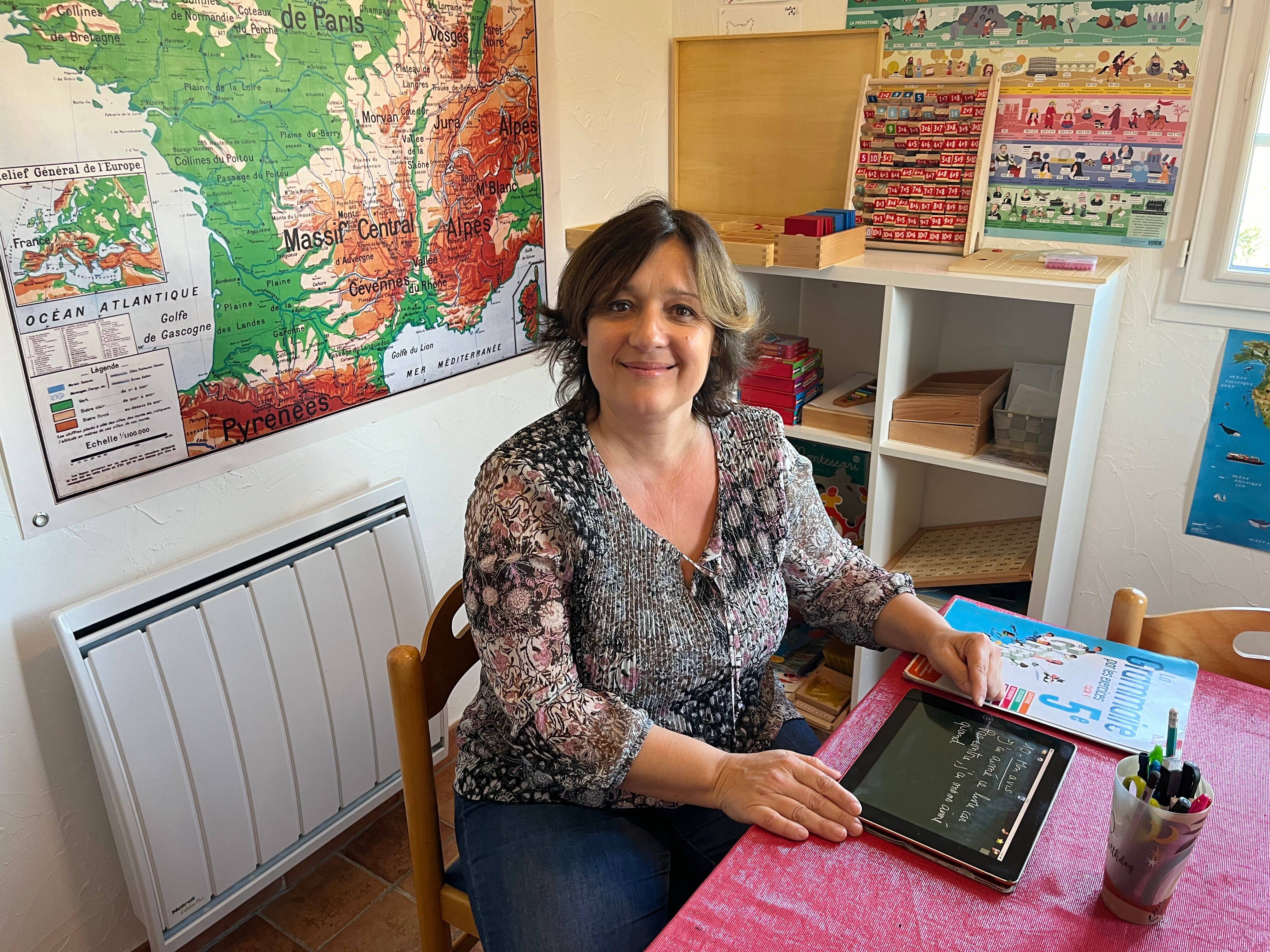 "En un mois, je suis passée de 65 followers à plus de 4.000": avec ses cours de soutien scolaire, cette Antiboise cartonne sur Facebook