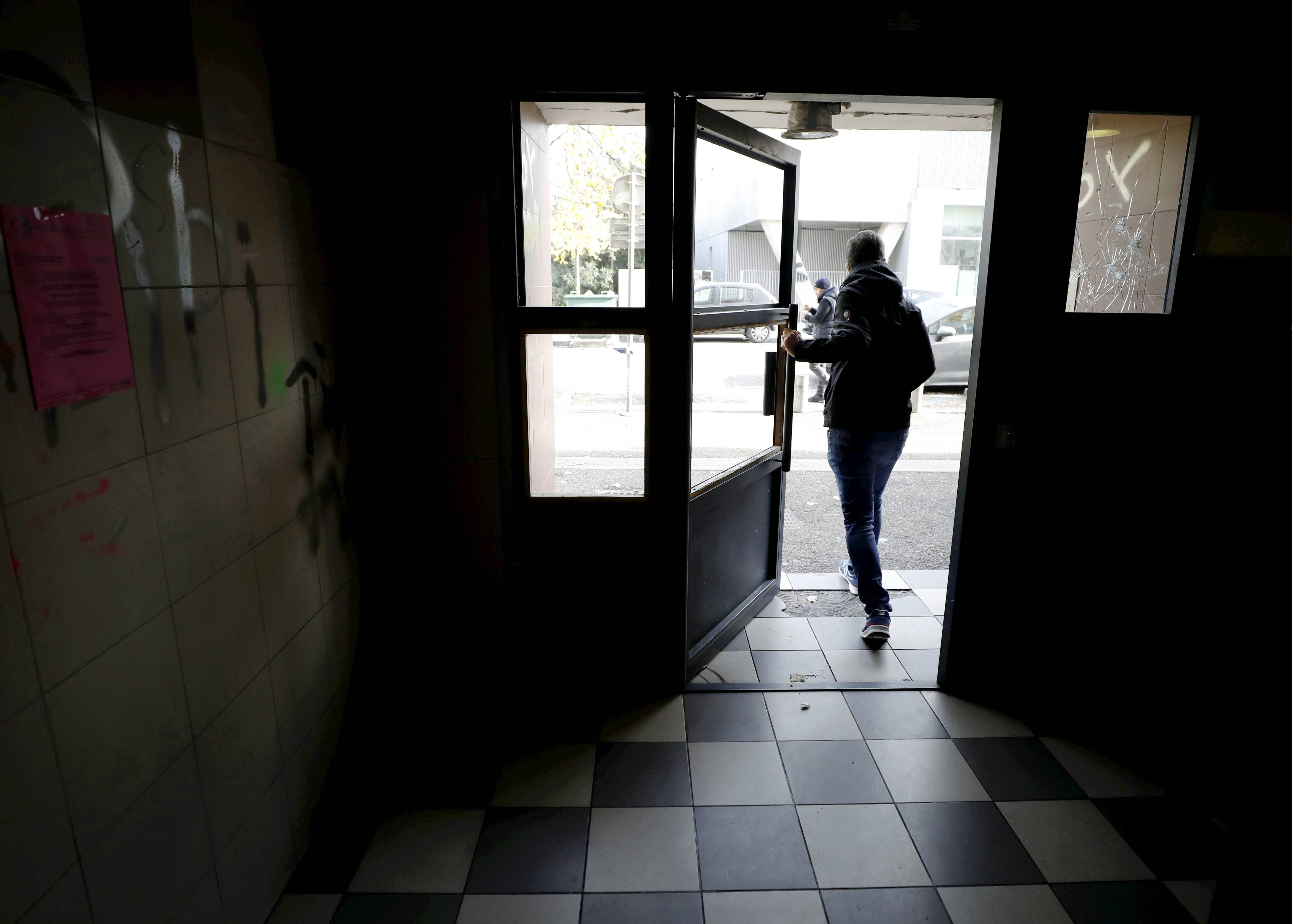 Mère de famille blessée par balle à la tête à Nice: le mari placé en détention provisoire pour tentative de meurtre et viols, il nie les faits