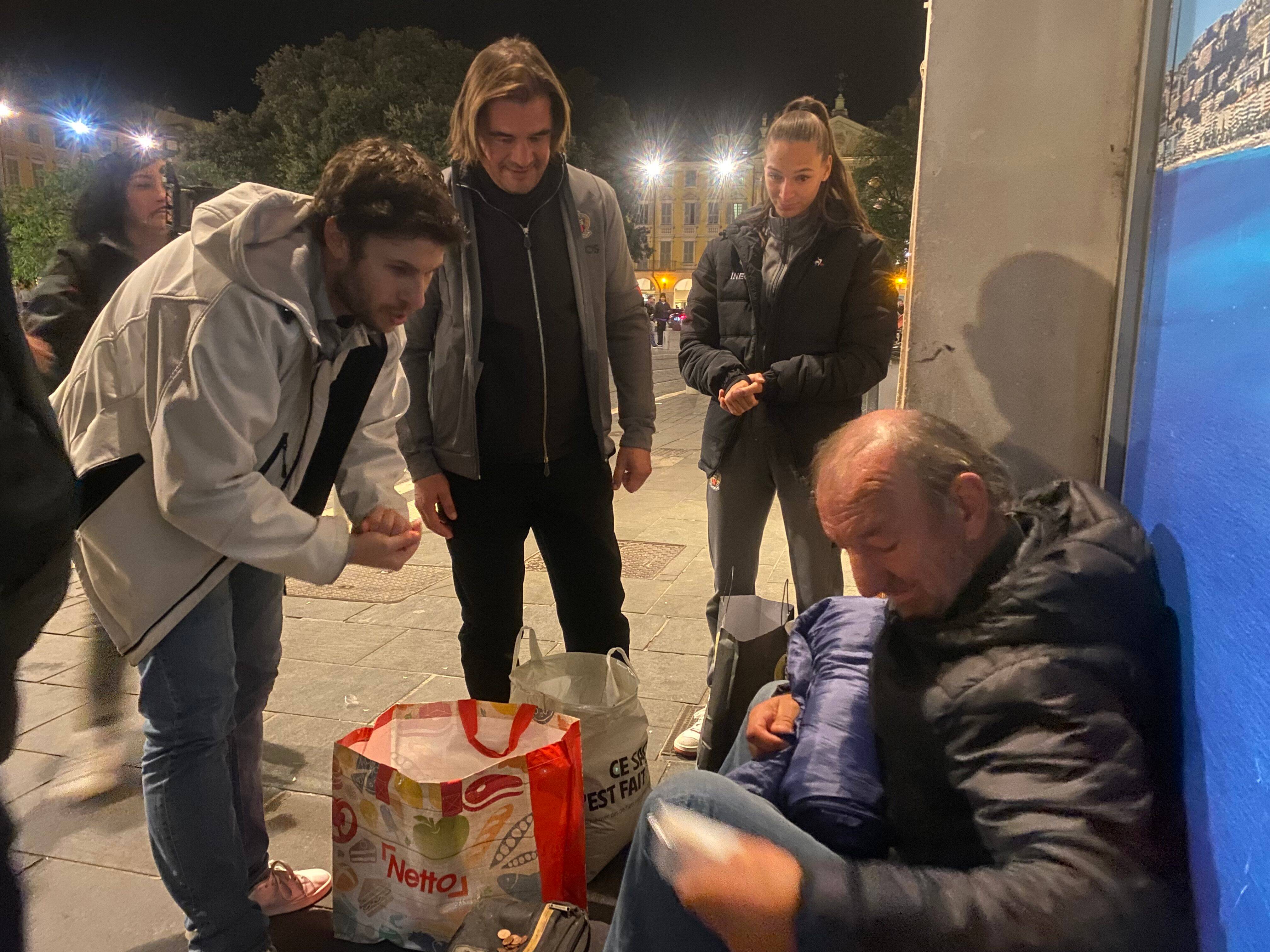 Nos Amis de la Rue: Toulon Collective Provides Aid to Homeless Every Friday Evening