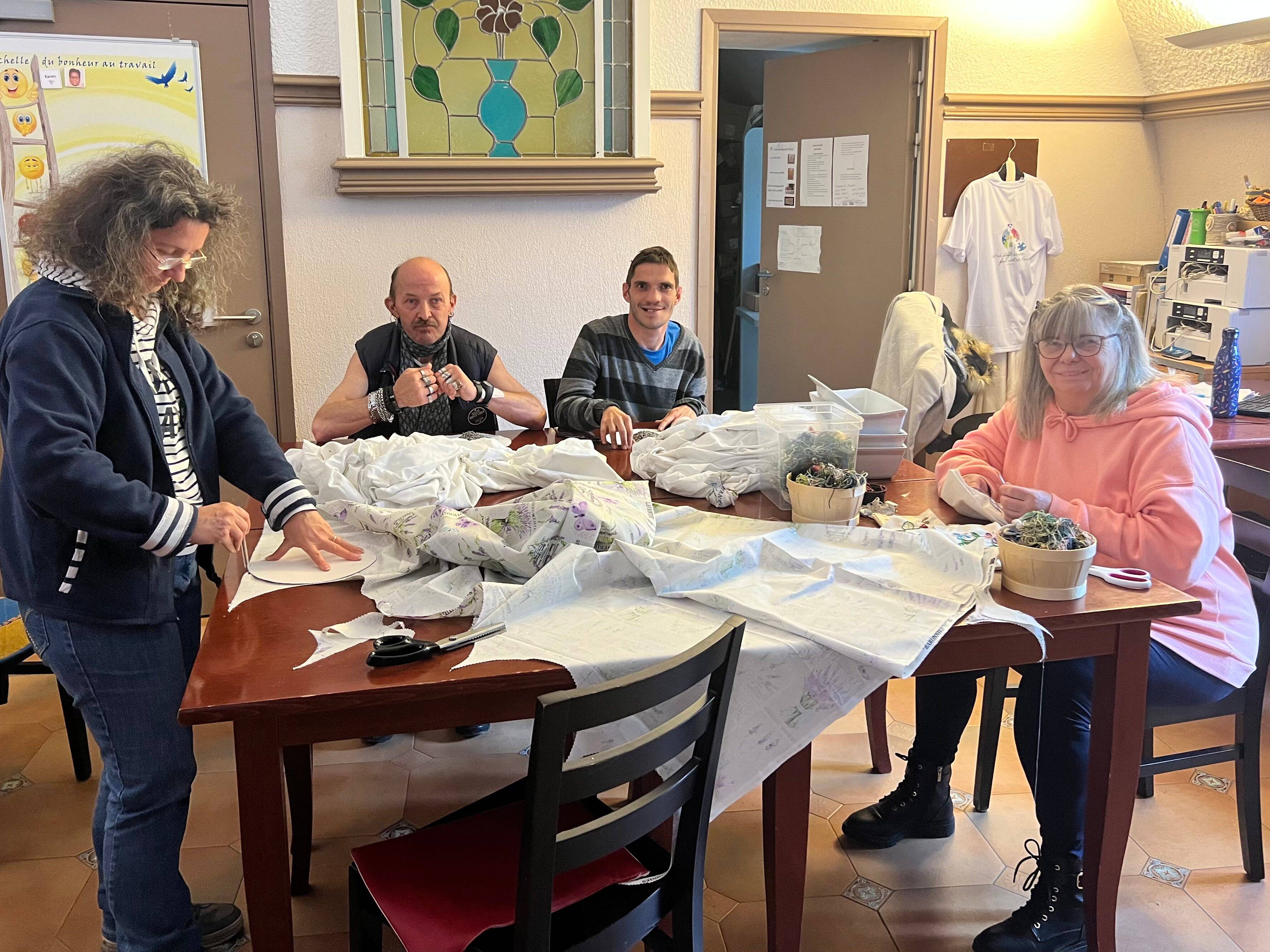 "Pour leur redonner confiance": à Tende, une boutique solidaire propose des produits locaux fabriqués par les résidents de l'ESAT