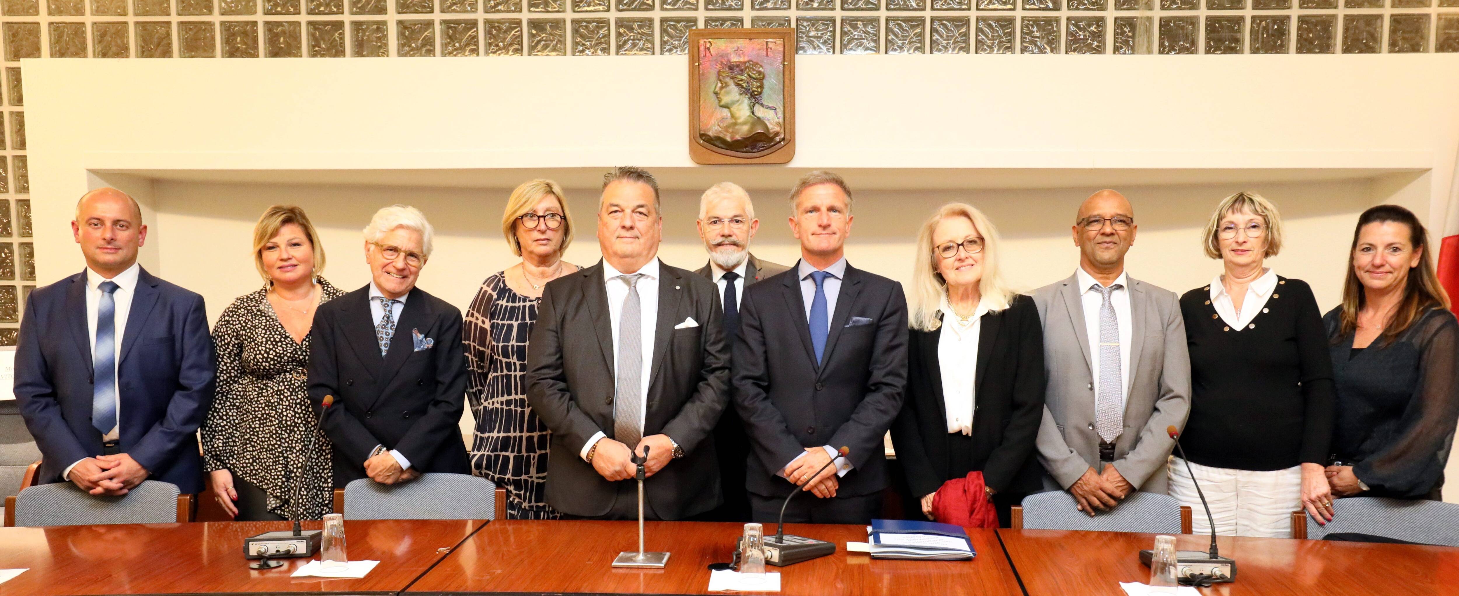 "Je vous demande à tous de travailler en bonne intelligence": le conseil municipal de Vallauris s'est installé