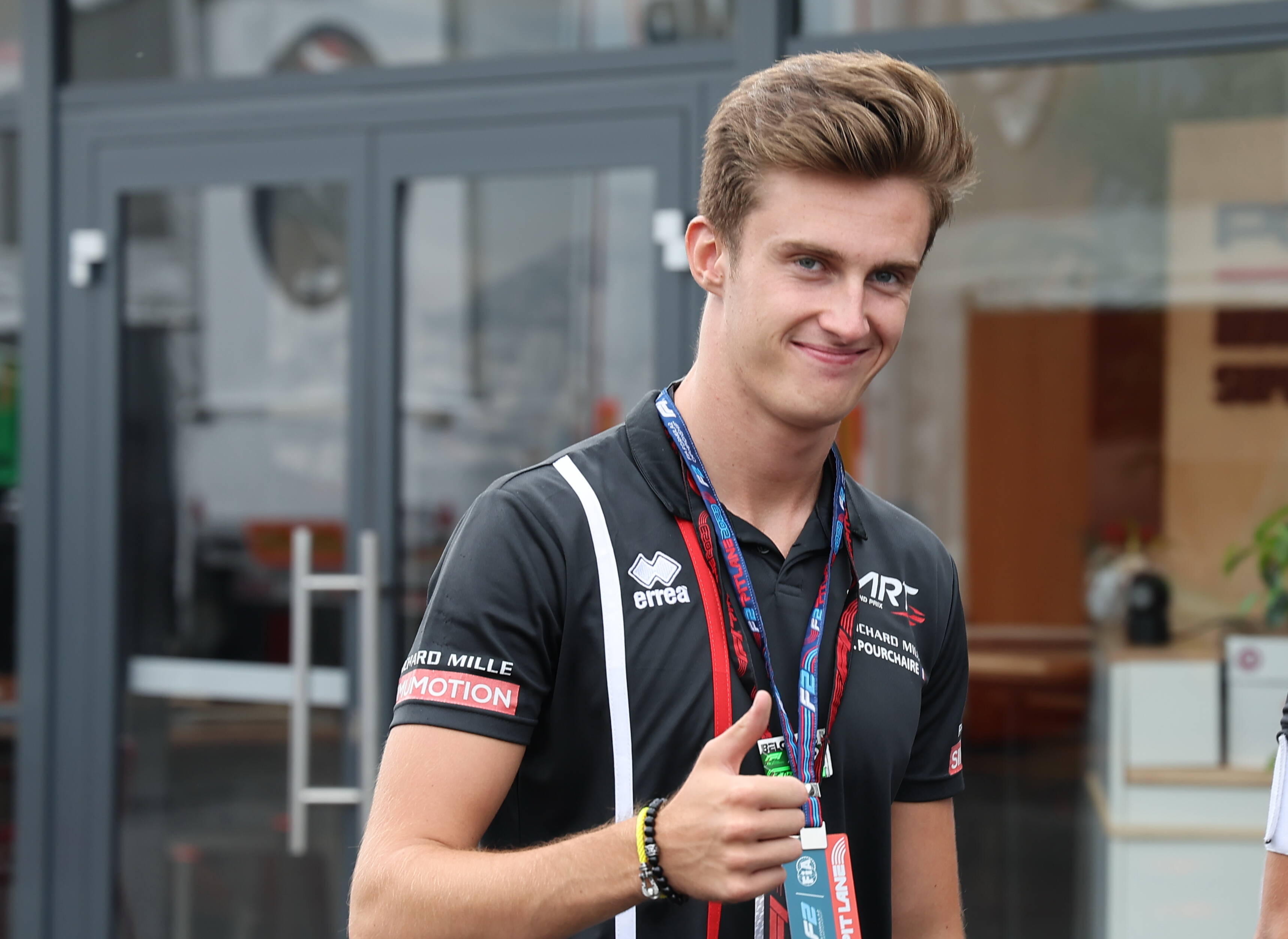"Maintenant ou jamais"... On a rencontré le pilote grassois de Formule 2 Théo Pourchaire avant le dernier acte de la course au titre