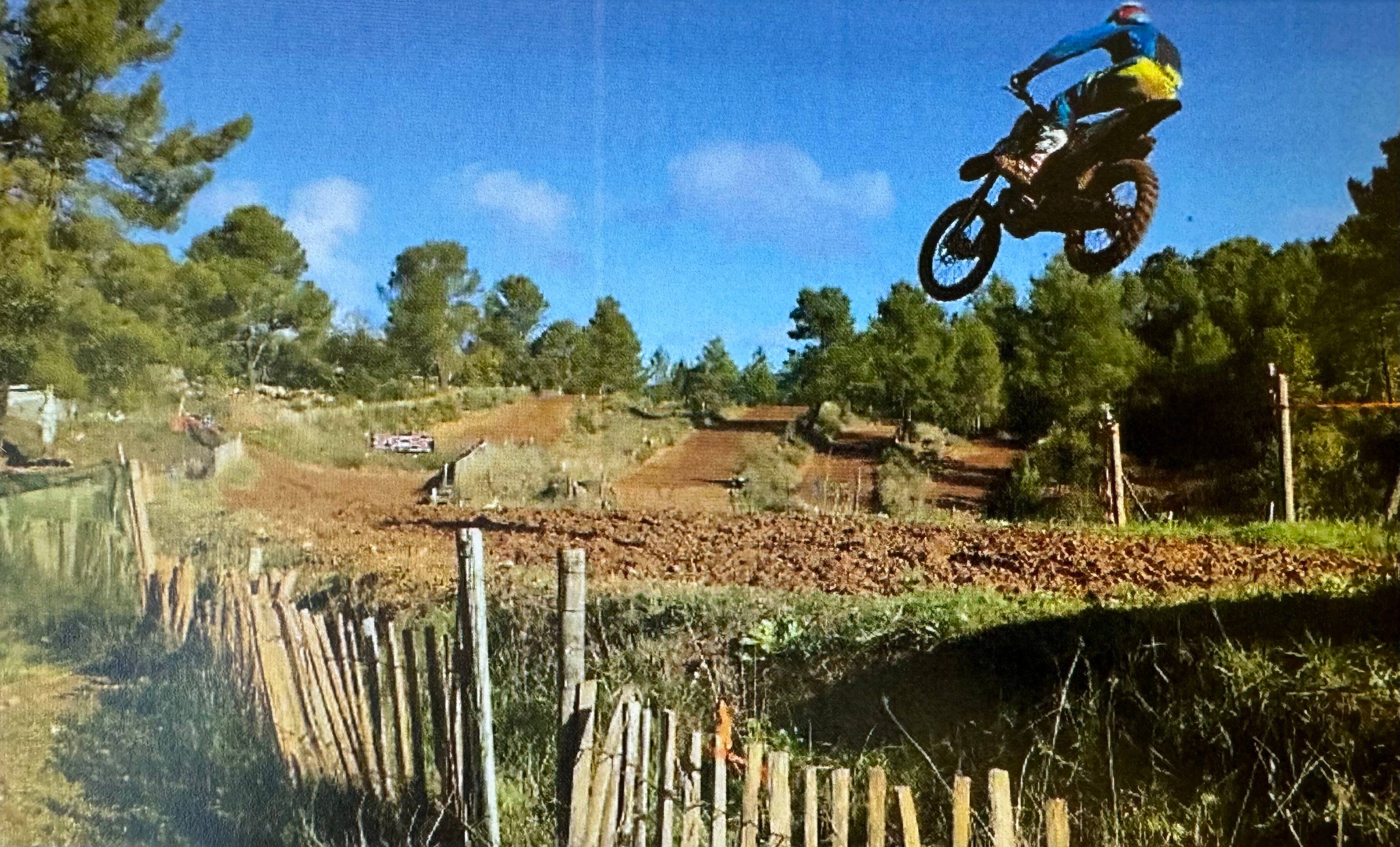 "Nous n'en resterons pas là, la suite va faire très mal": le motocross de Salernes dans la polémique