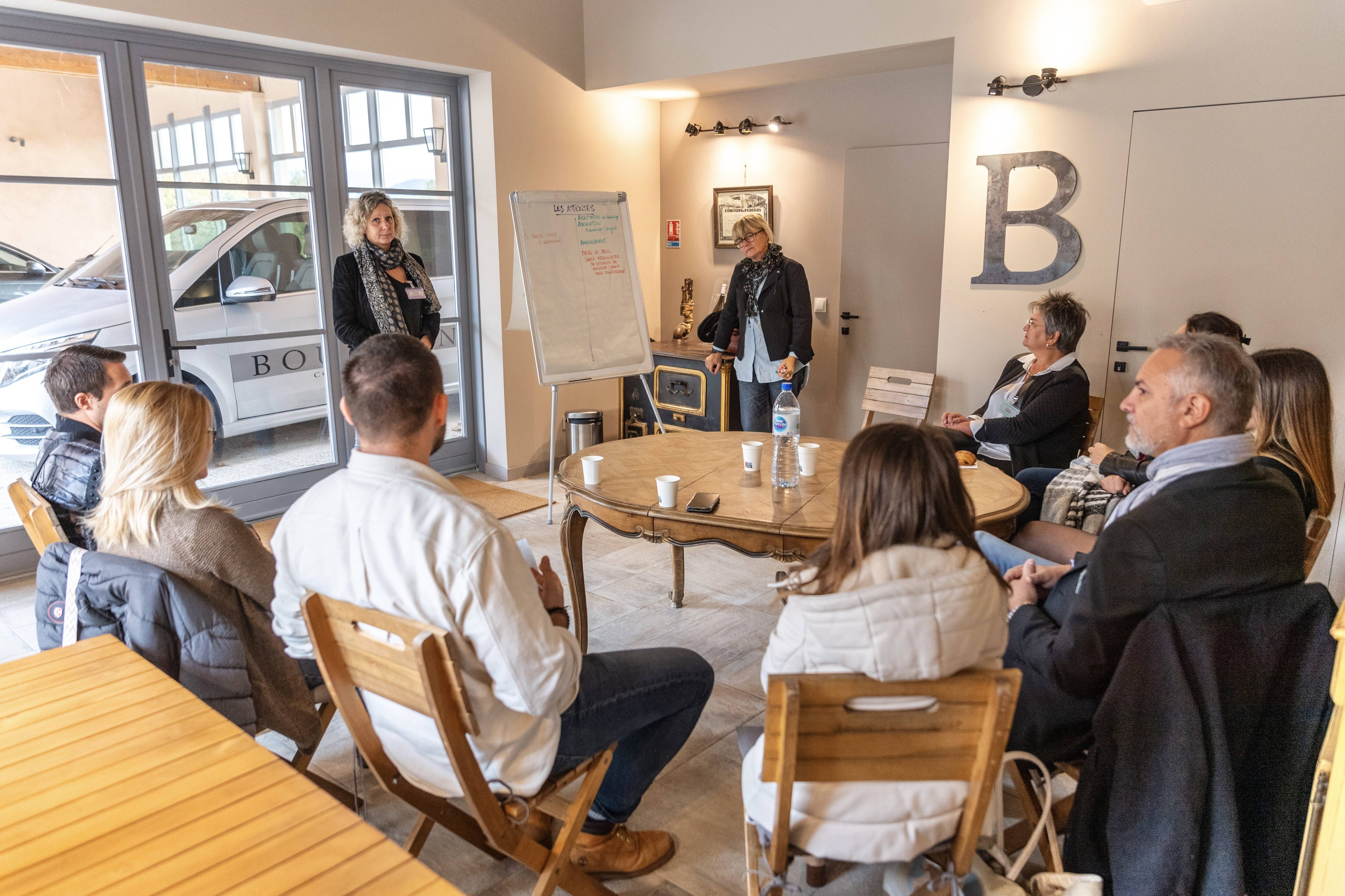 Dans le Golfe, des ateliers pour appréhender le handicap au travail
