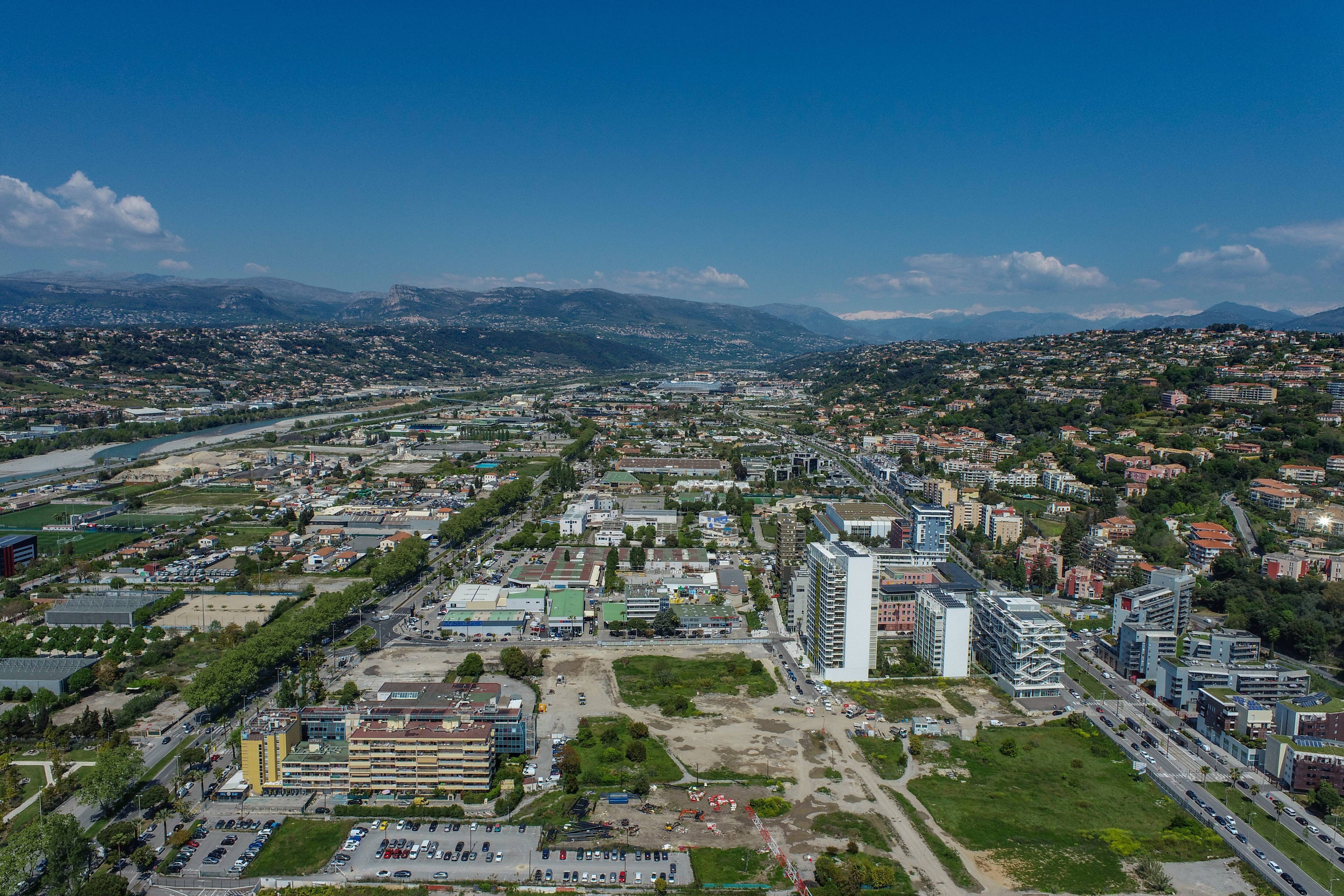 "Il faut siffler la fin de la partie": contre le béton et la spéculation, le préfet des Alpes-Maritimes veut "redonner sa place à l'agriculture" dans la plaine du Var