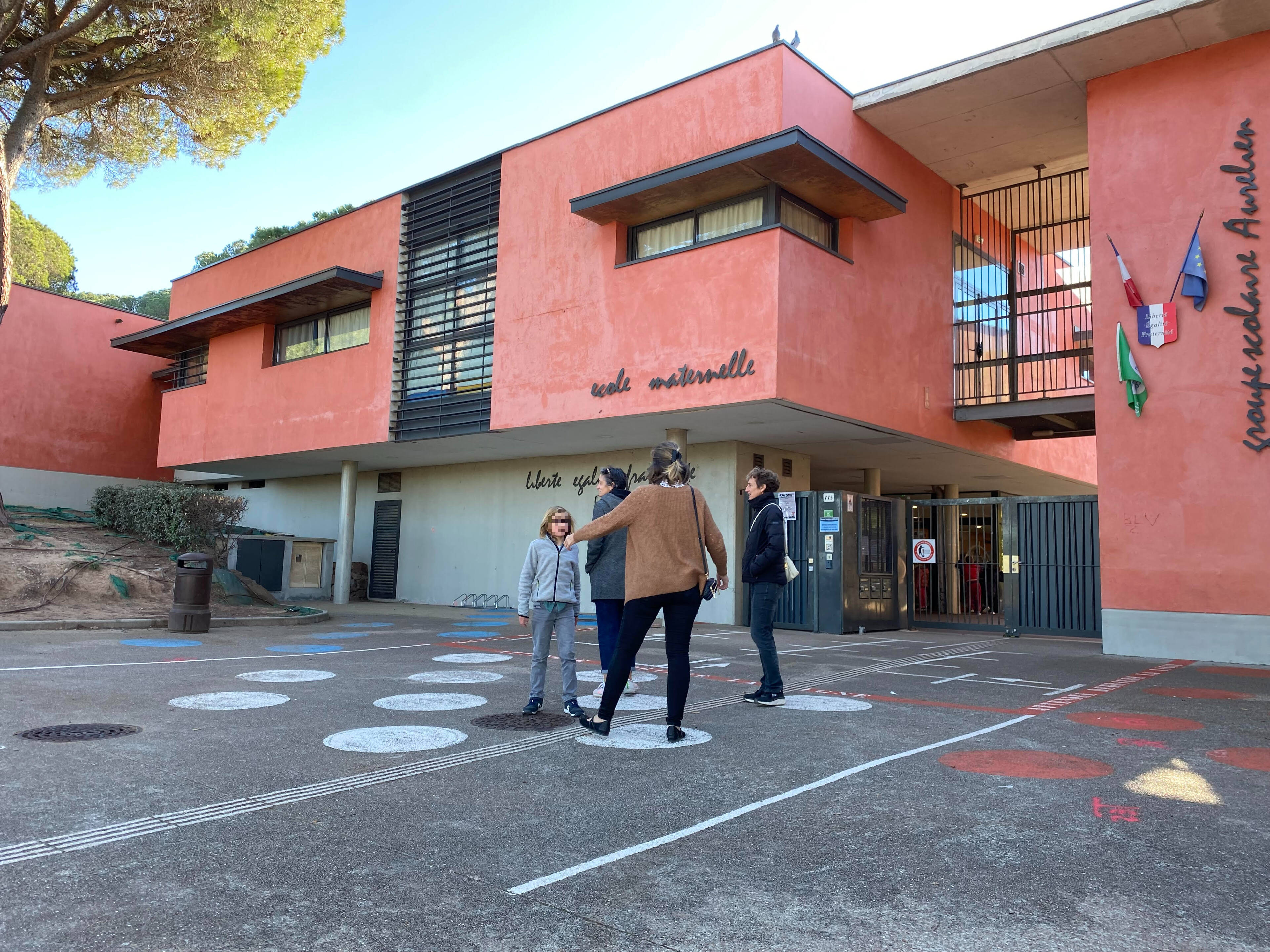 "Il y a un taré qui rôde dans le coin": une enquête en cours après deux tentatives présumées d'enlèvement près d'écoles à Fréjus