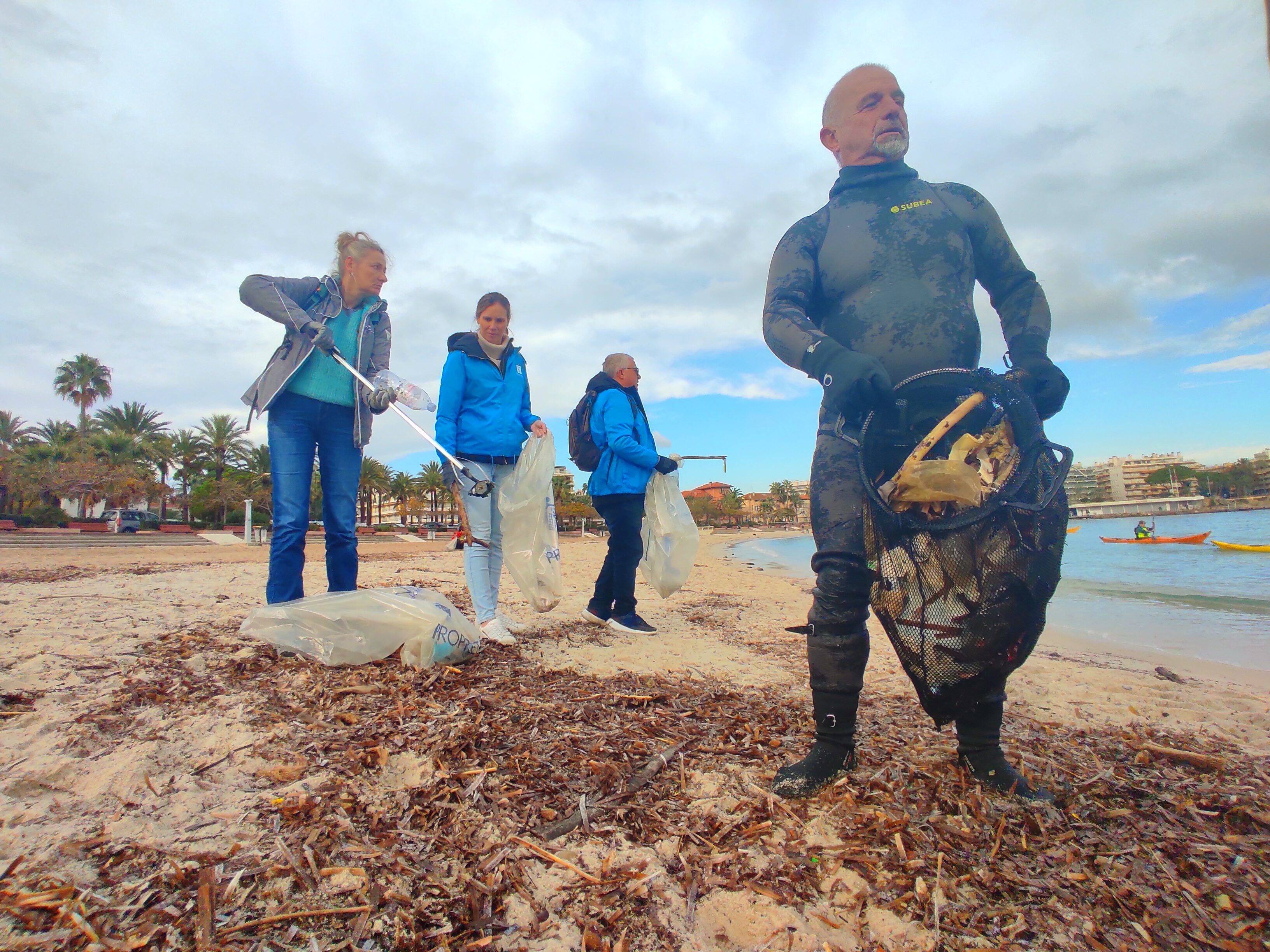 D'où viennent les 170kg de déchets récoltés sur les plages d'Antibes et comment en limiter le nombre