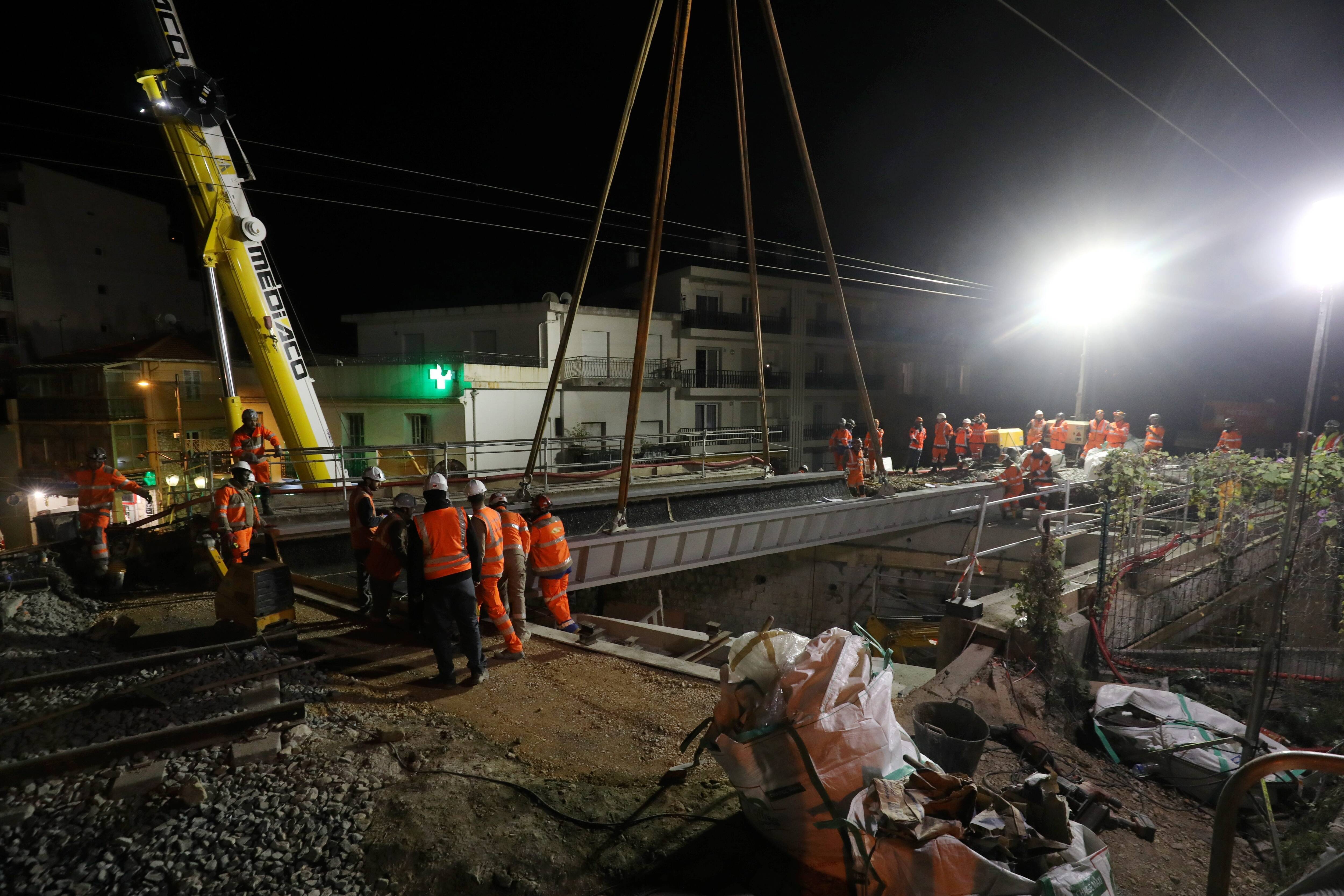 34 heures chrono pour tout changer: découvrez les photos de l'impressionnant chantier mené ce week-end par la SNCF