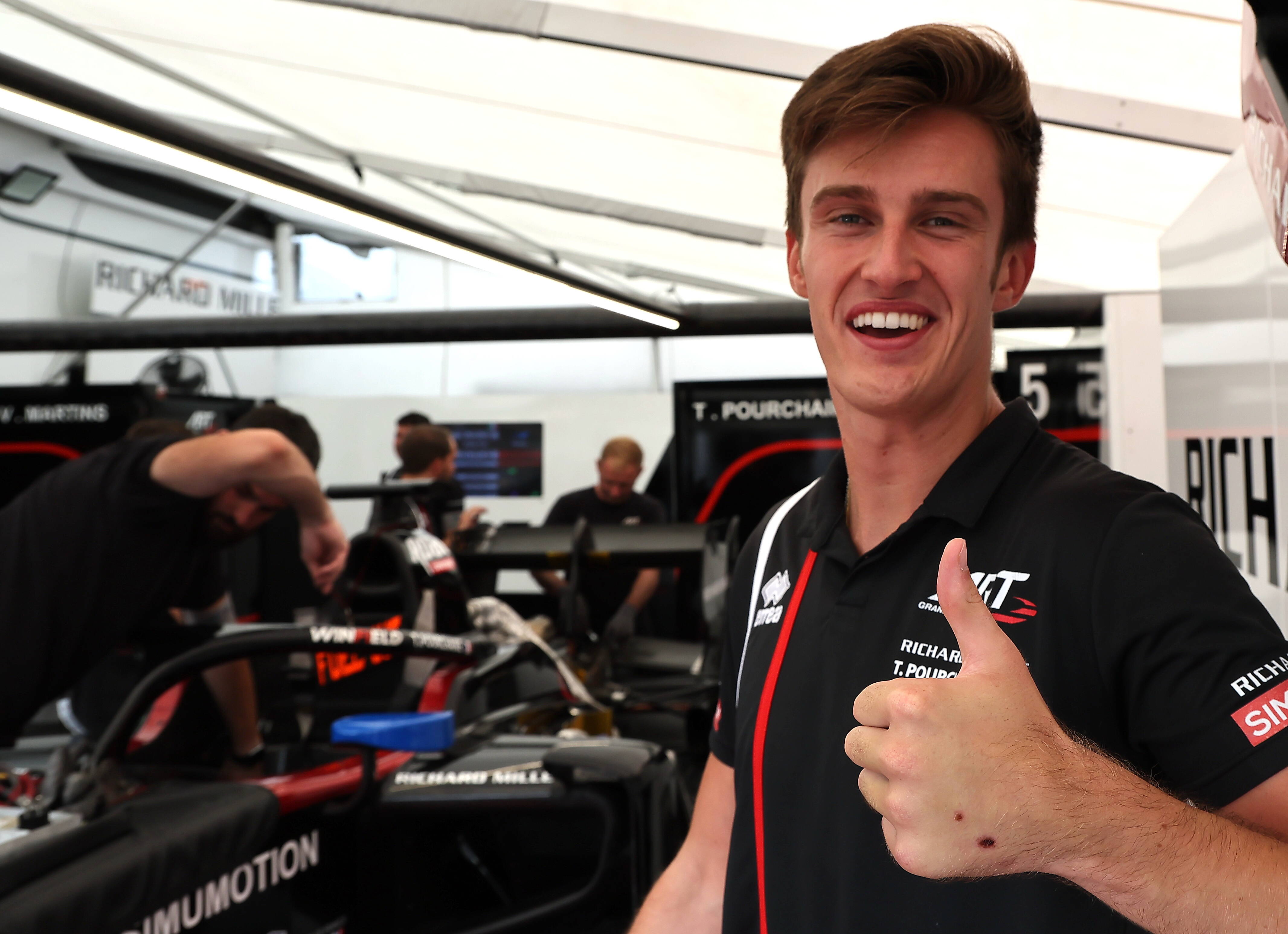 Il en rêvait, il l'a fait: le pilote grassois Théo Pourchaire couronné champion en Formule 2