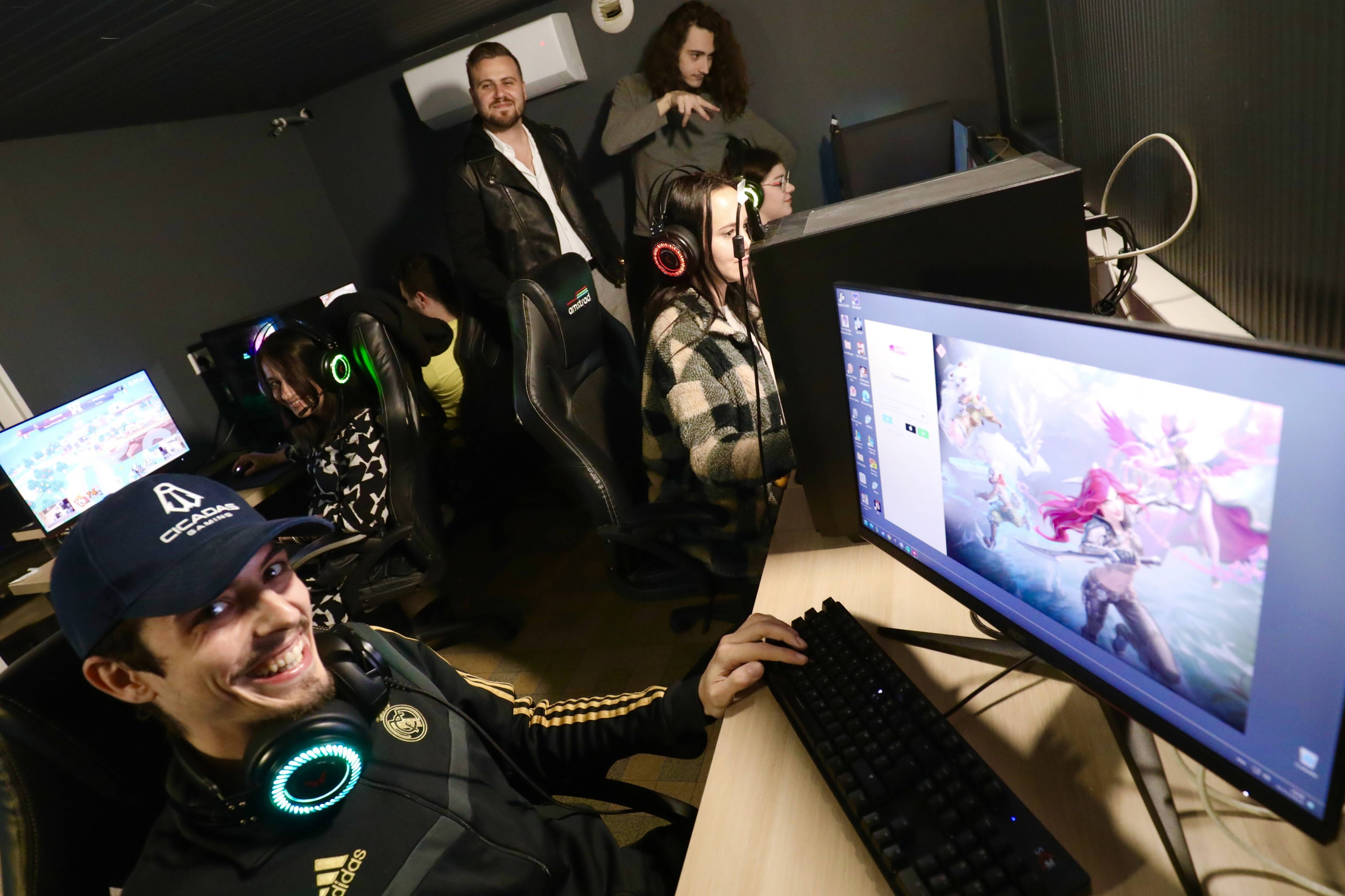 A Toulon, les "gamers" tiennent leur nouveau temple du jeu vidéo