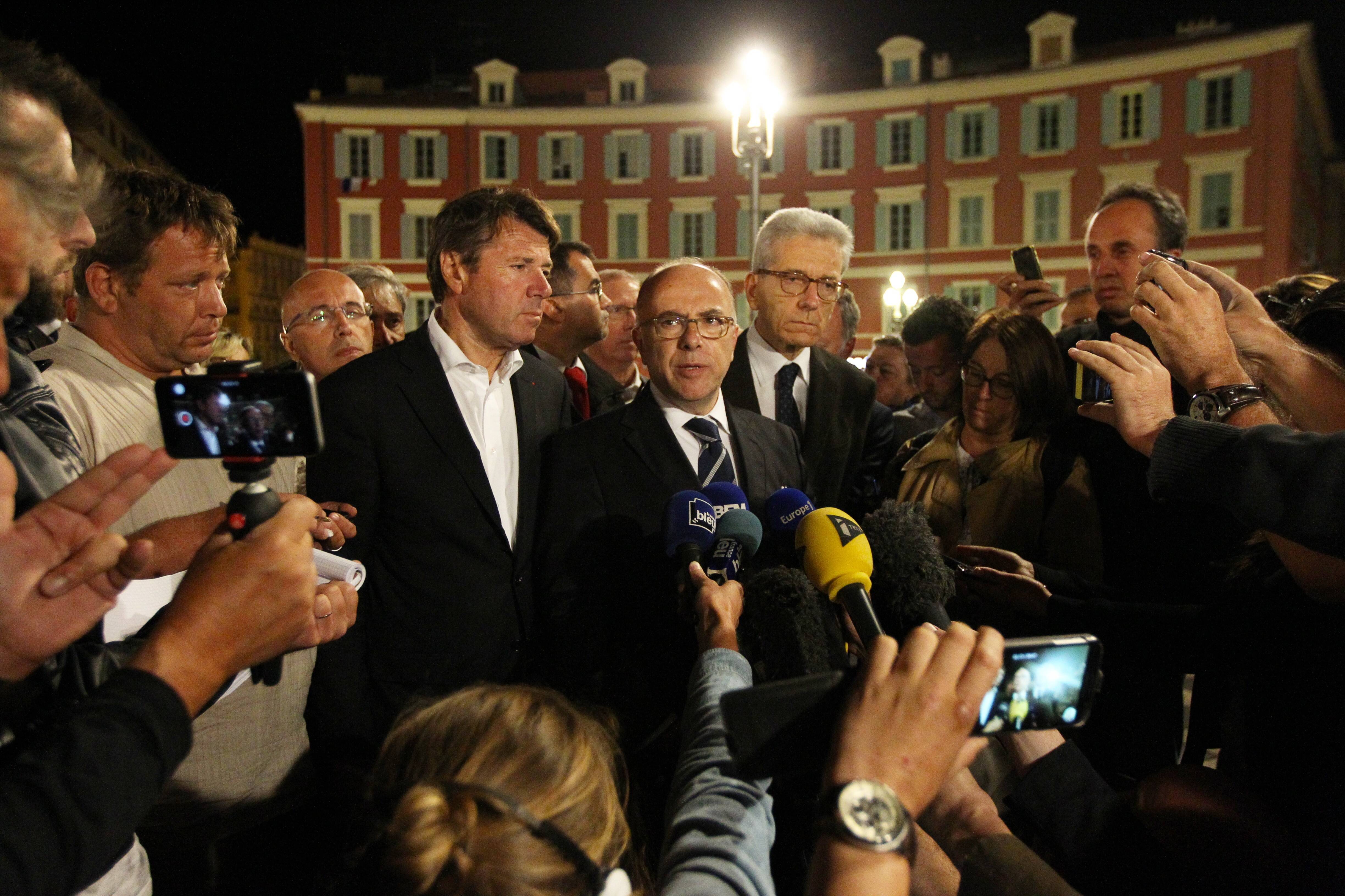 Attentat du 14-Juillet à Nice: Juan Branco dépose plainte contre Bernard Cazeneuve devant la Cour de justice de la République