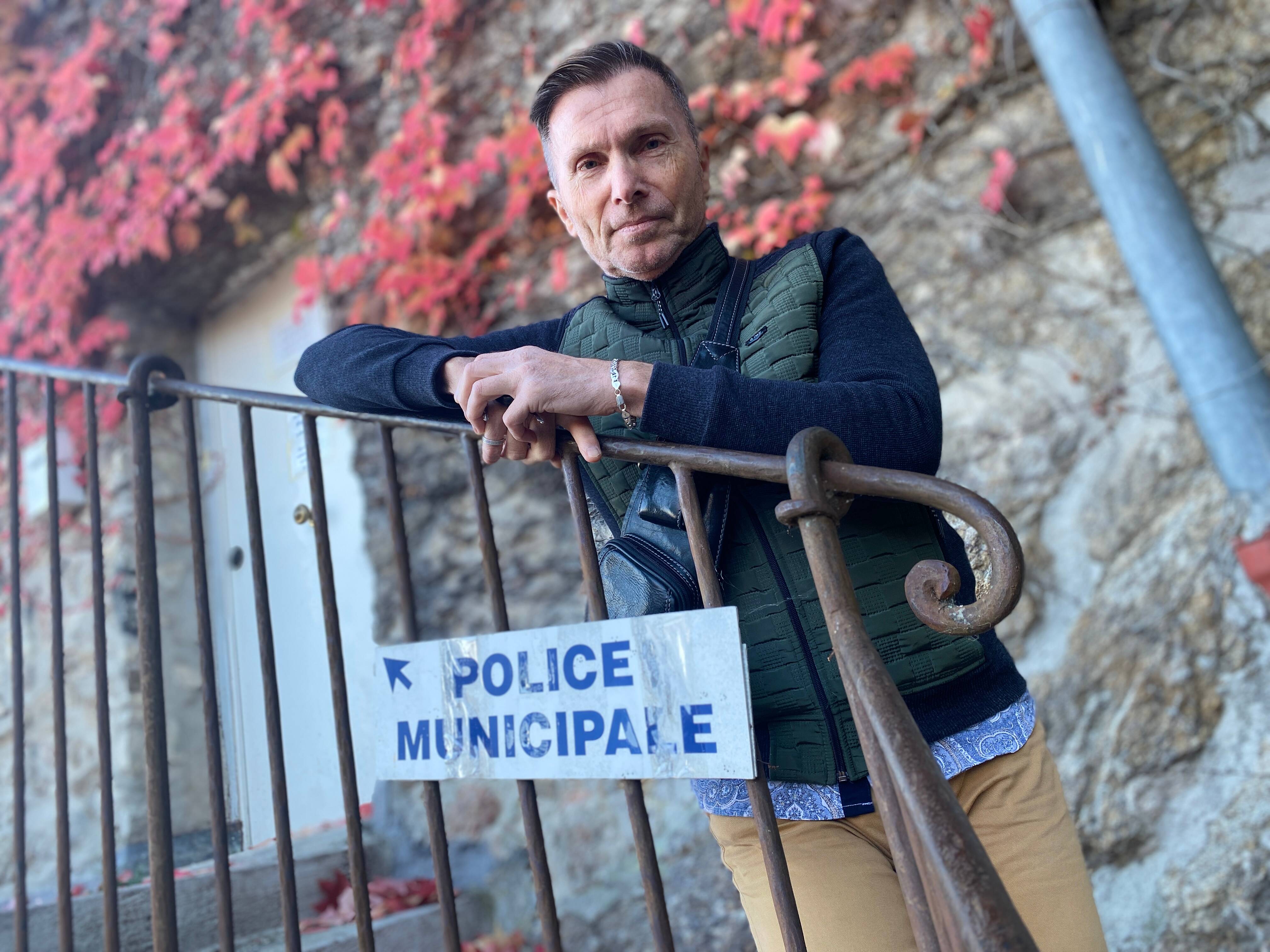 "Quand on verbalise trop des électeurs, on devient un emmerdeur!": le combat de l'ancien garde champêtre d'Auribeau-sur-Siagne