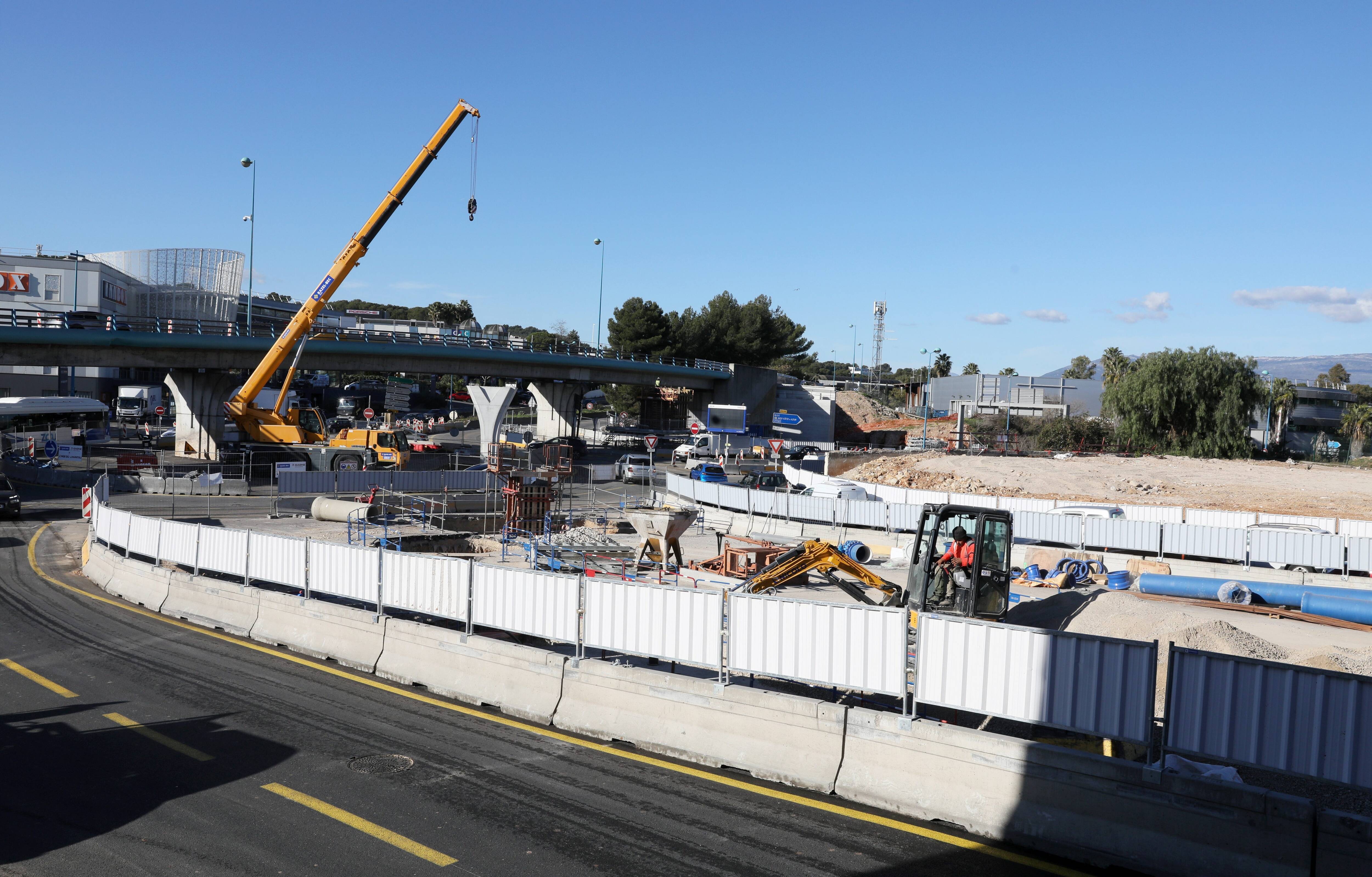 Un autopont va être construit au-dessus d'un rond-point très embouteillé à Antibes