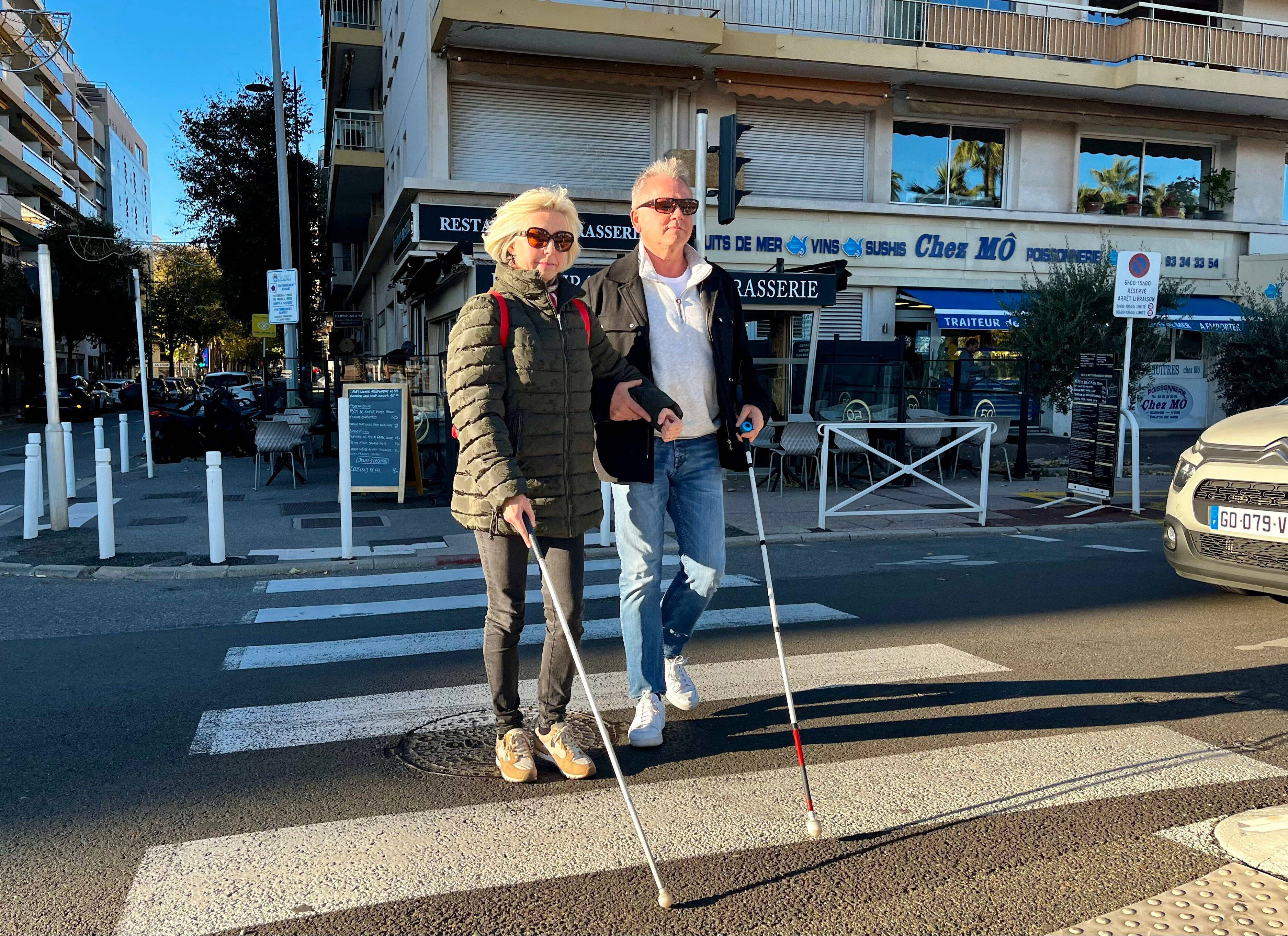 "Dans cette rue, plus d'un poteau porte la marque de mon front": Philippe, aveugle, témoigne de son quotidien à Antibes