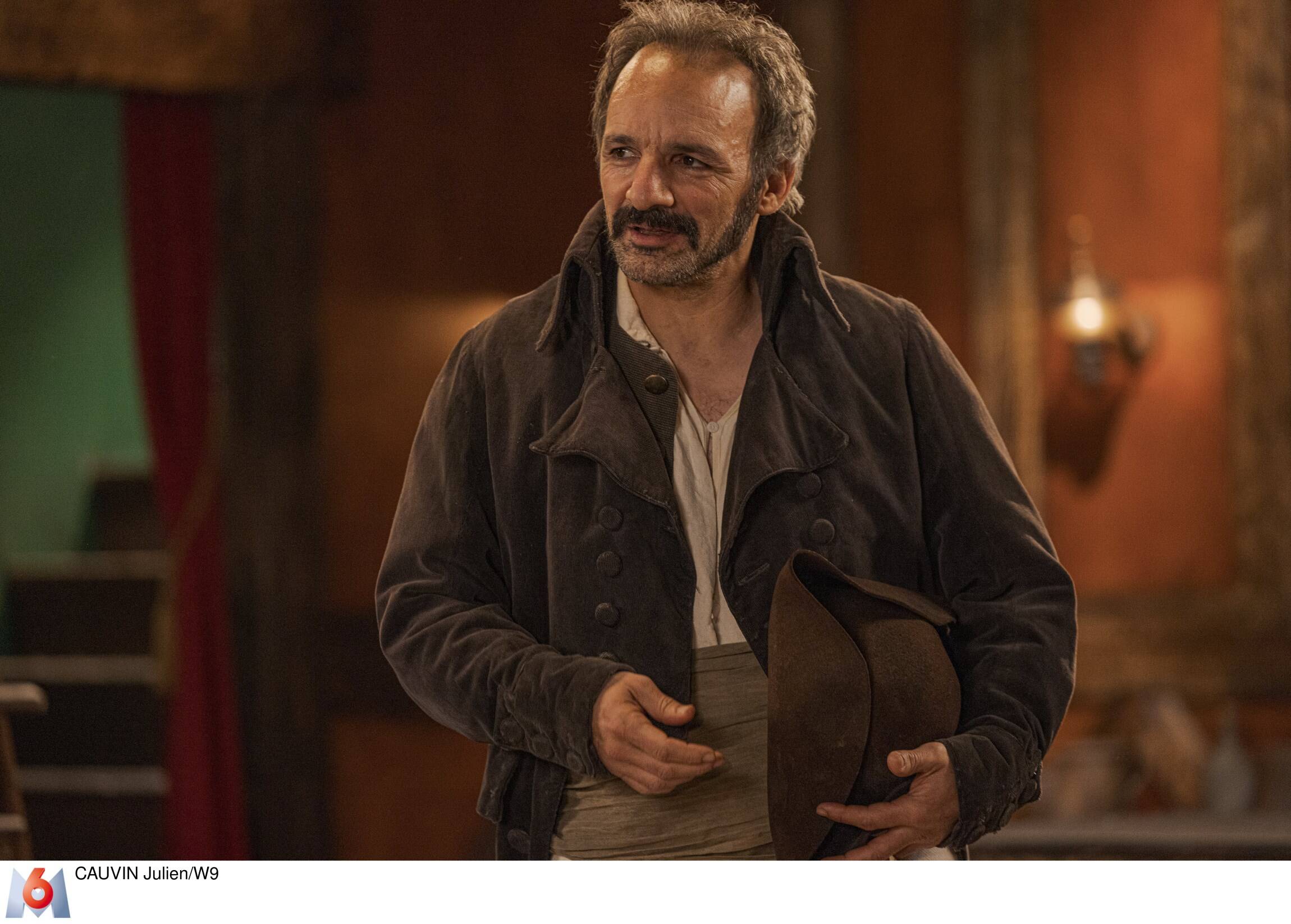 Qui est David Salles, acteur et artisan du succès de "La Petite Histoire de France" qui revient ce samedi sur W9 ?