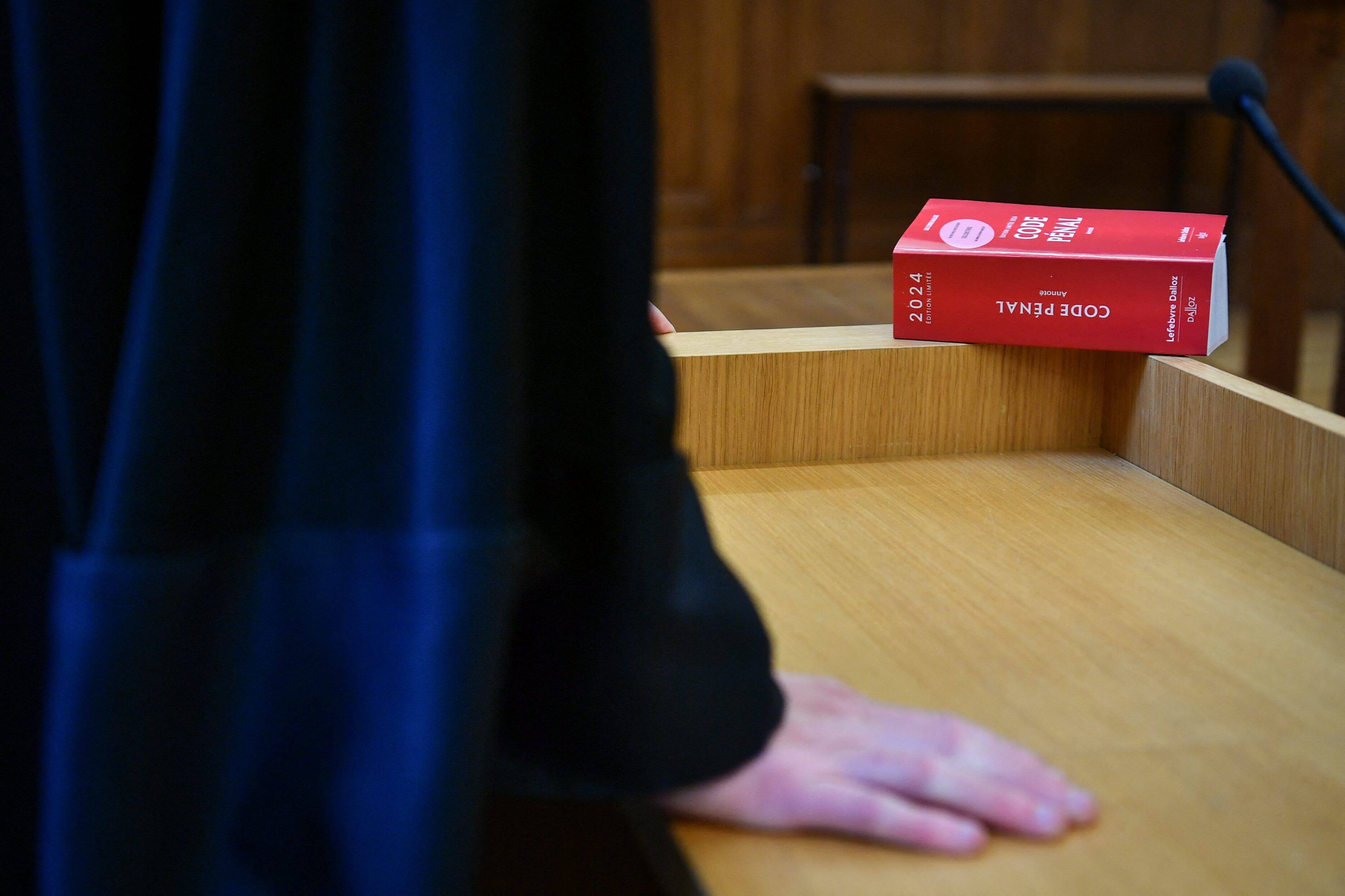 "Un triste dossier qui témoigne des ravages de la drogue": mandat d'arrêt contre un fournisseur de méthadone après une overdose