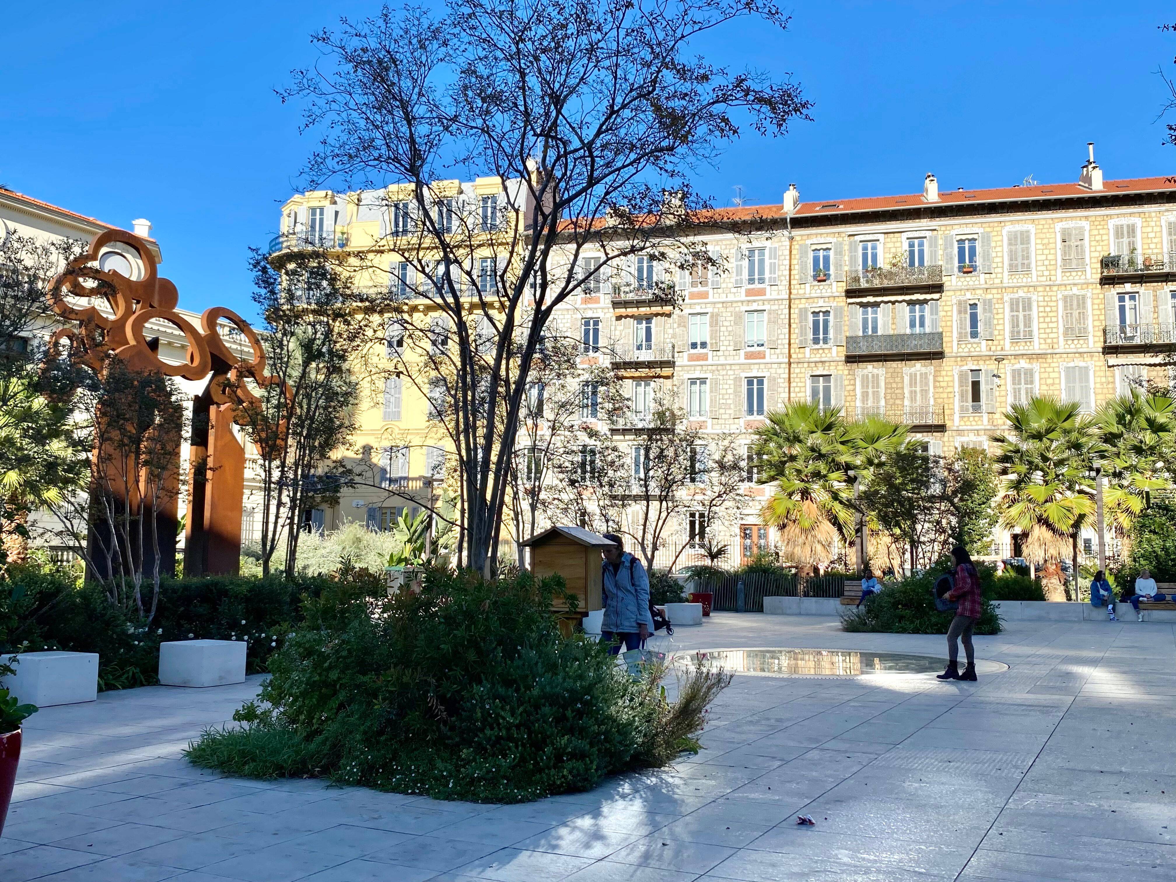 "C'est propre et calme", le square Durandy s'est offert une nouvelle vie à Nice