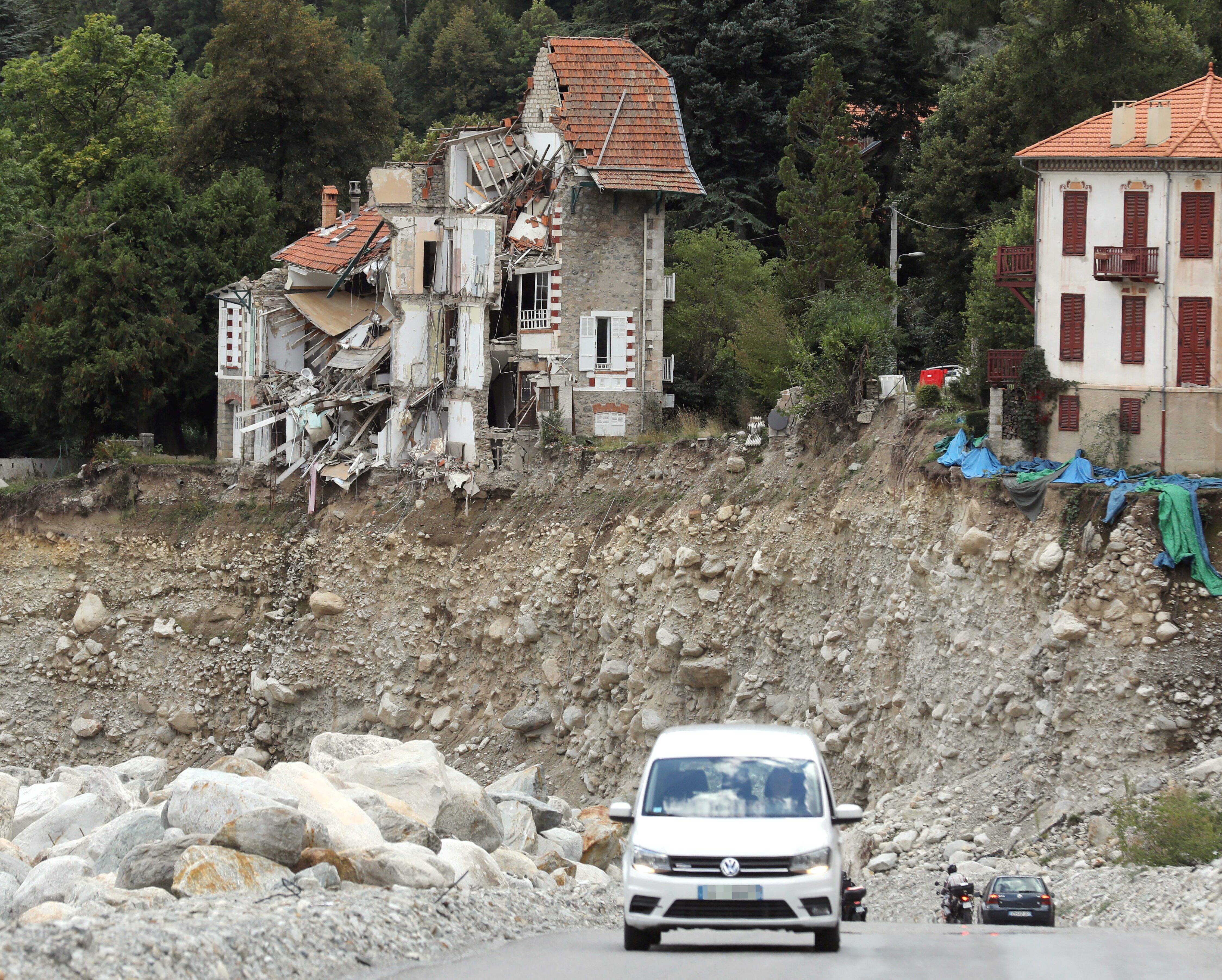 Tempête Alex: le gouvernement annonce plus de contrôles sur les chantiers et une estimation à venir sur les dégâts d'Aline