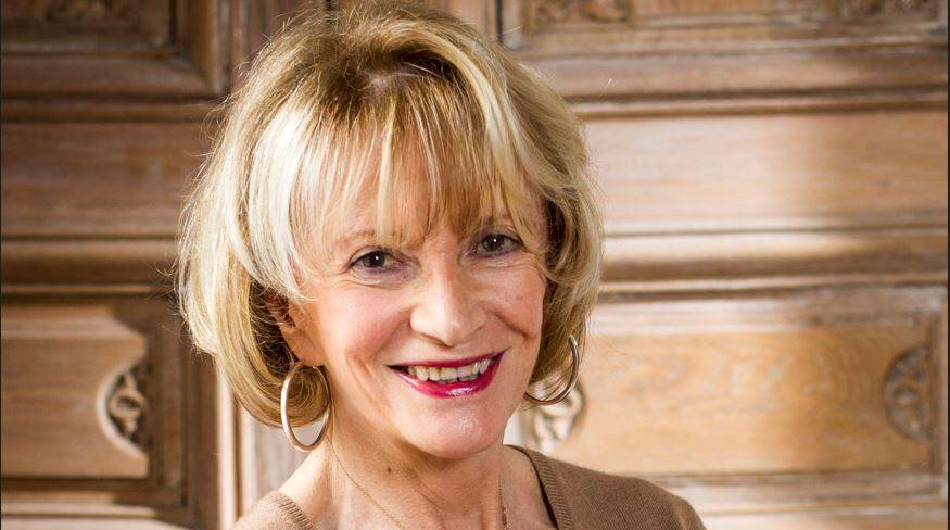 "A Nice, j'ai nagé dans le bonheur": la femme de médias Eve Ruggieri se raconte pour la première fois dans ses mémoires