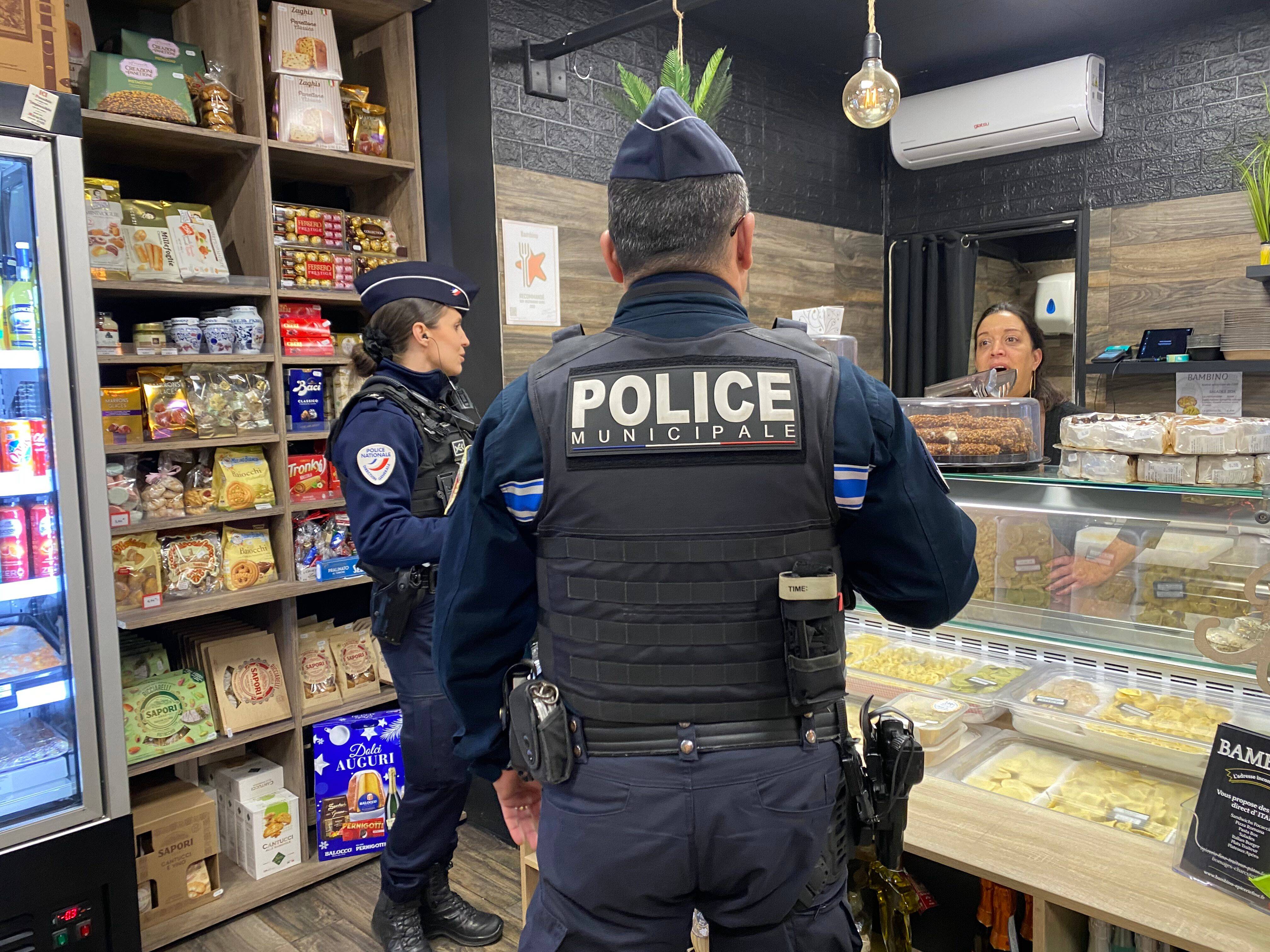 A l'approche des fêtes de fin d'année, comment éviter les vols à main armée? La police sensibilise les commerçants à Saint-Laurent-du-Var