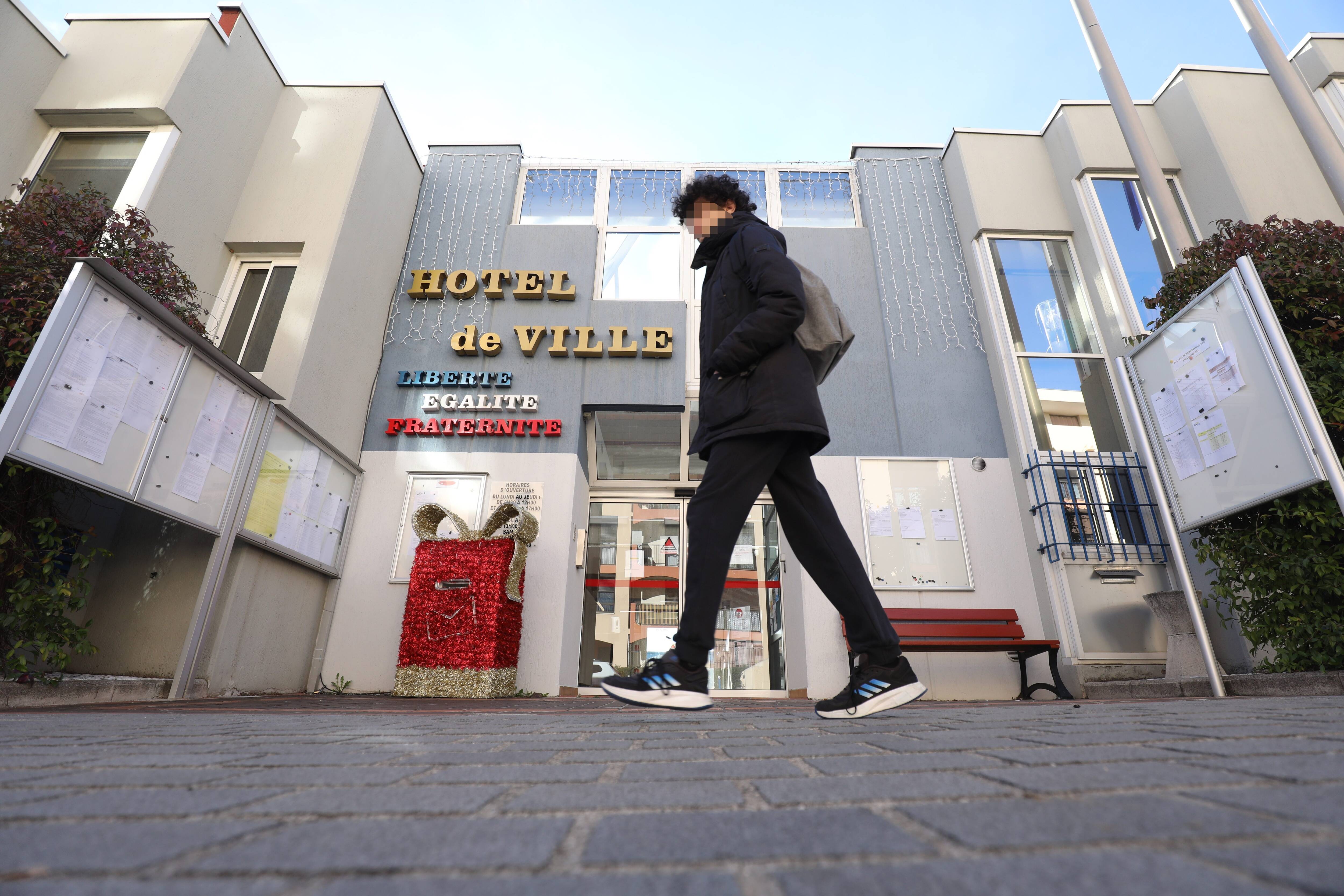 Pour ses services publics de la commune, Carros va avoir recours aux bénévoles