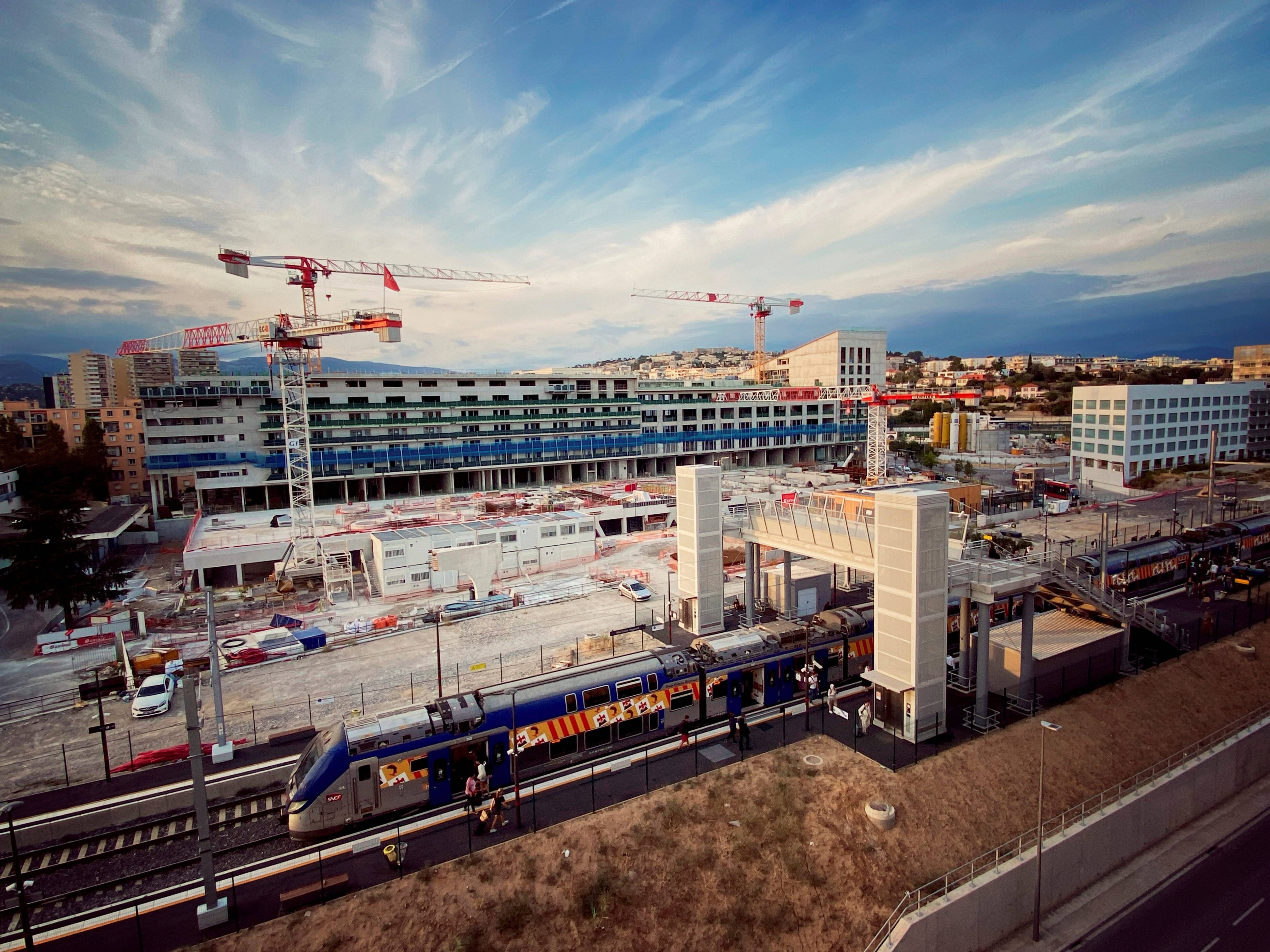 "Deux ans de retard", "des erreurs", "surcoûts": le promoteur fait le point sur cet immense ensemble immobilier qui s'affaissait à Nice