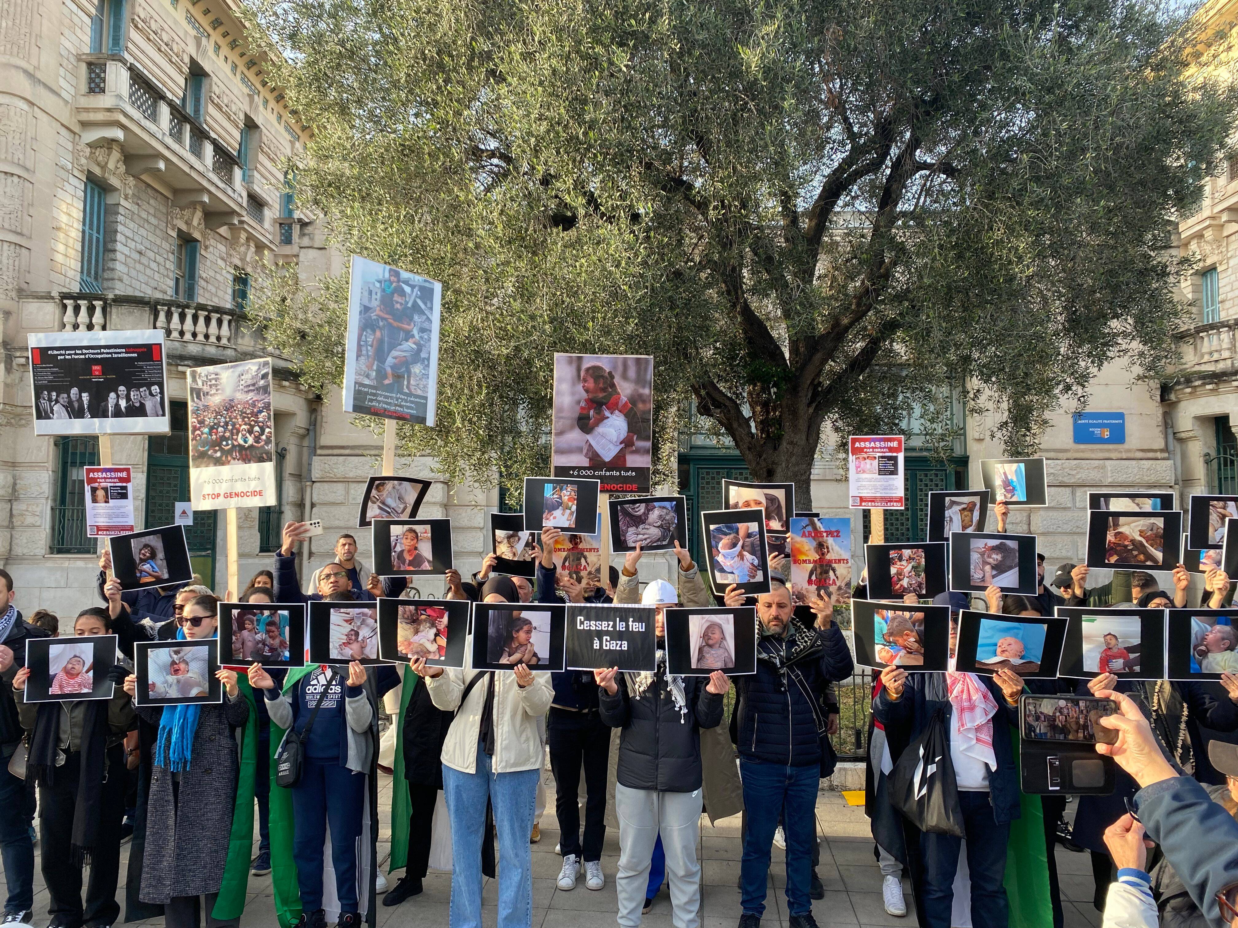 Manifestations pour la paix à Nice: des images choc "pour qu'on n'oublie pas"