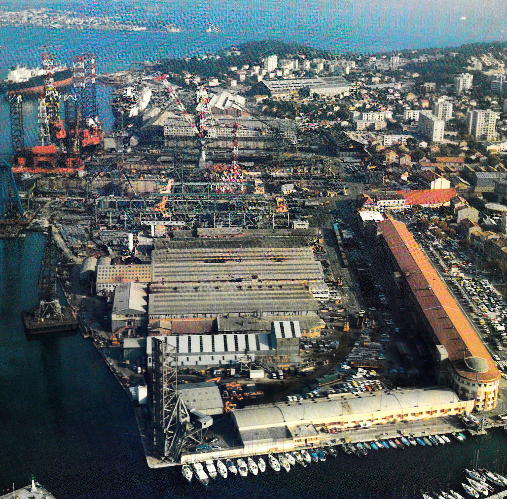 "Qu'est-ce qu'ils attendent? Que je meure?": des délais d'indemnisation trop longs pour les malades de l'amiante