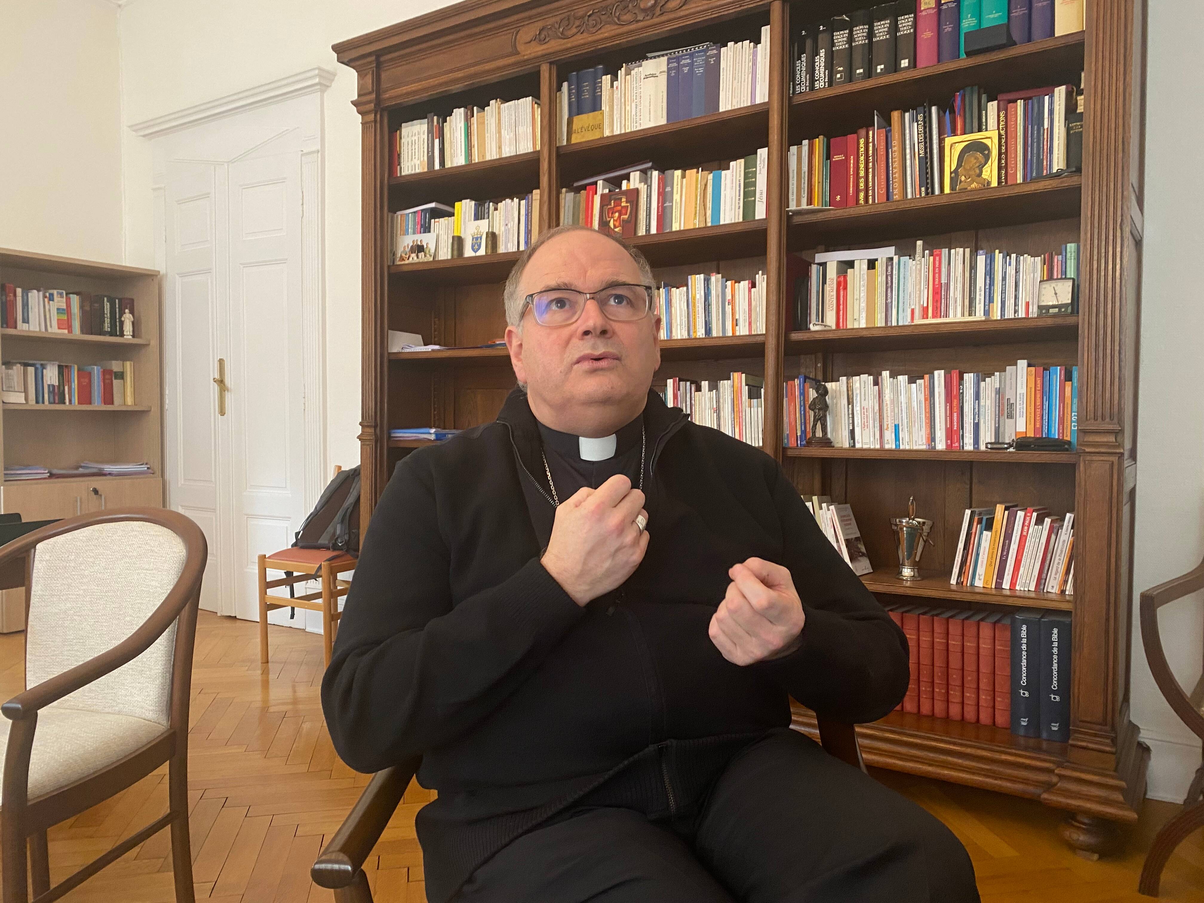 "De plus en plus d'adultes veulent être baptisés": des raisons d'espérer pour l'évêque de Nice face à la déchristianisation