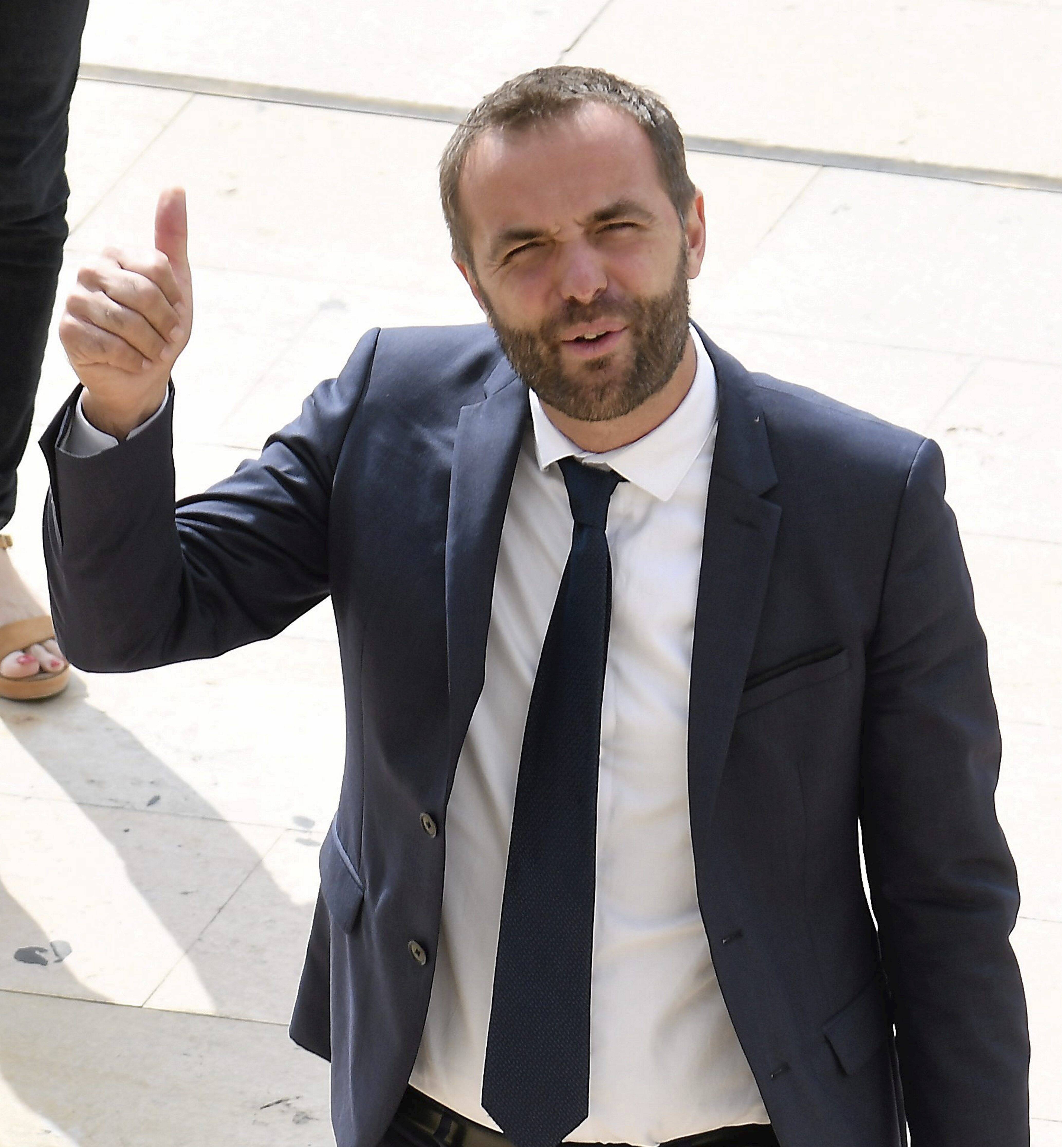 "C'est un choix politique à part entière": le maire PS de Montpellier affiche sa fierté de mettre en place les transports gratuits dans sa métropole