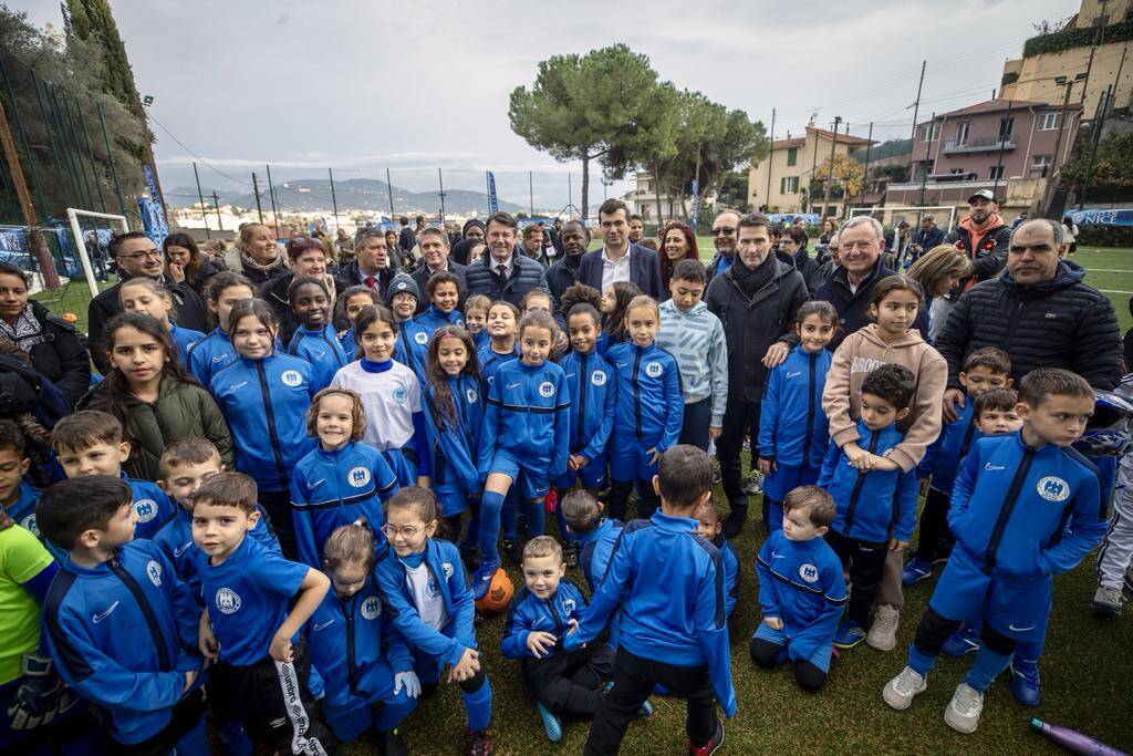 À la Clua, le stade qui a vu les premiers pas de Lloris fait pelouse neuve
