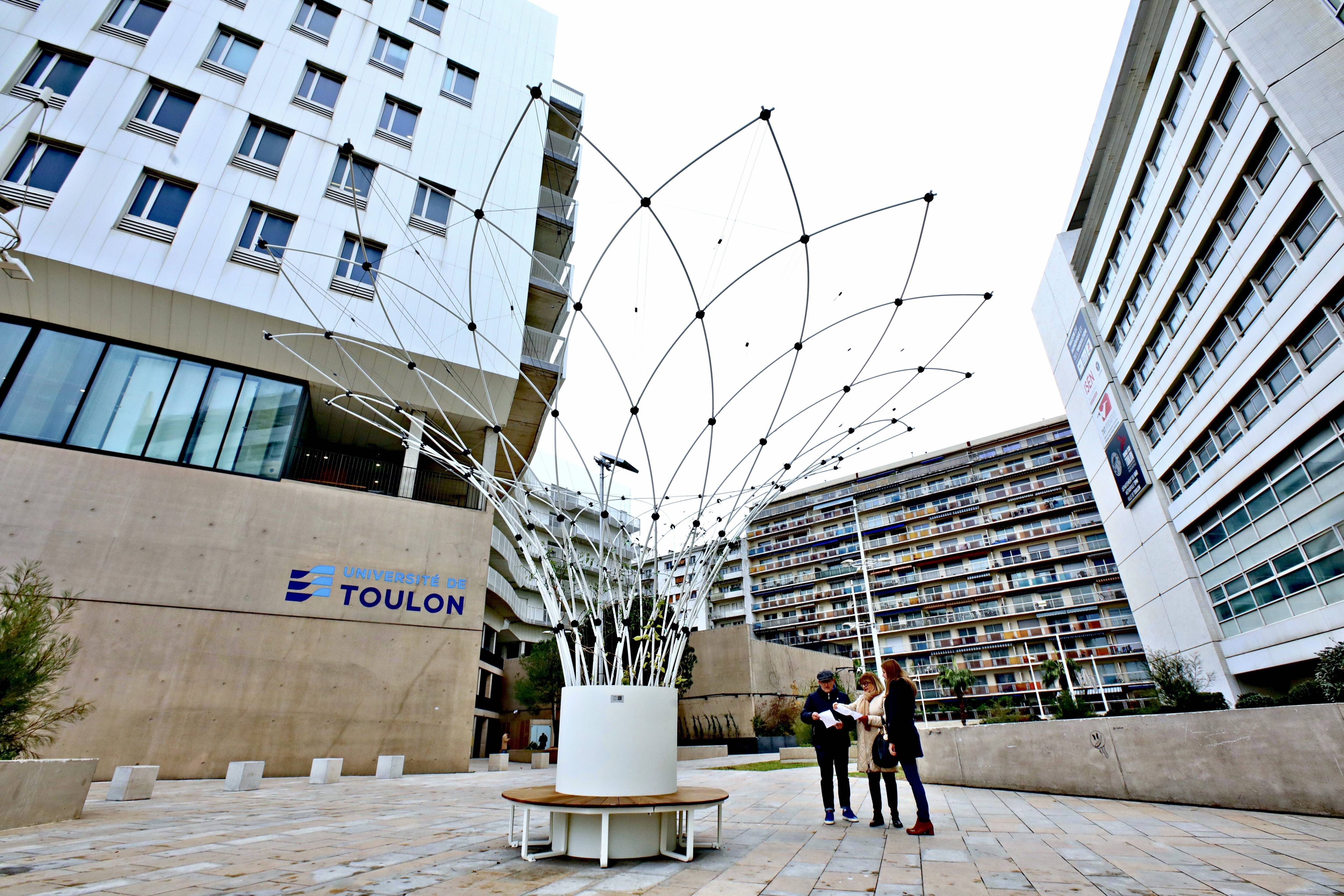 On vous explique en quoi consistent ces structures blanches installées