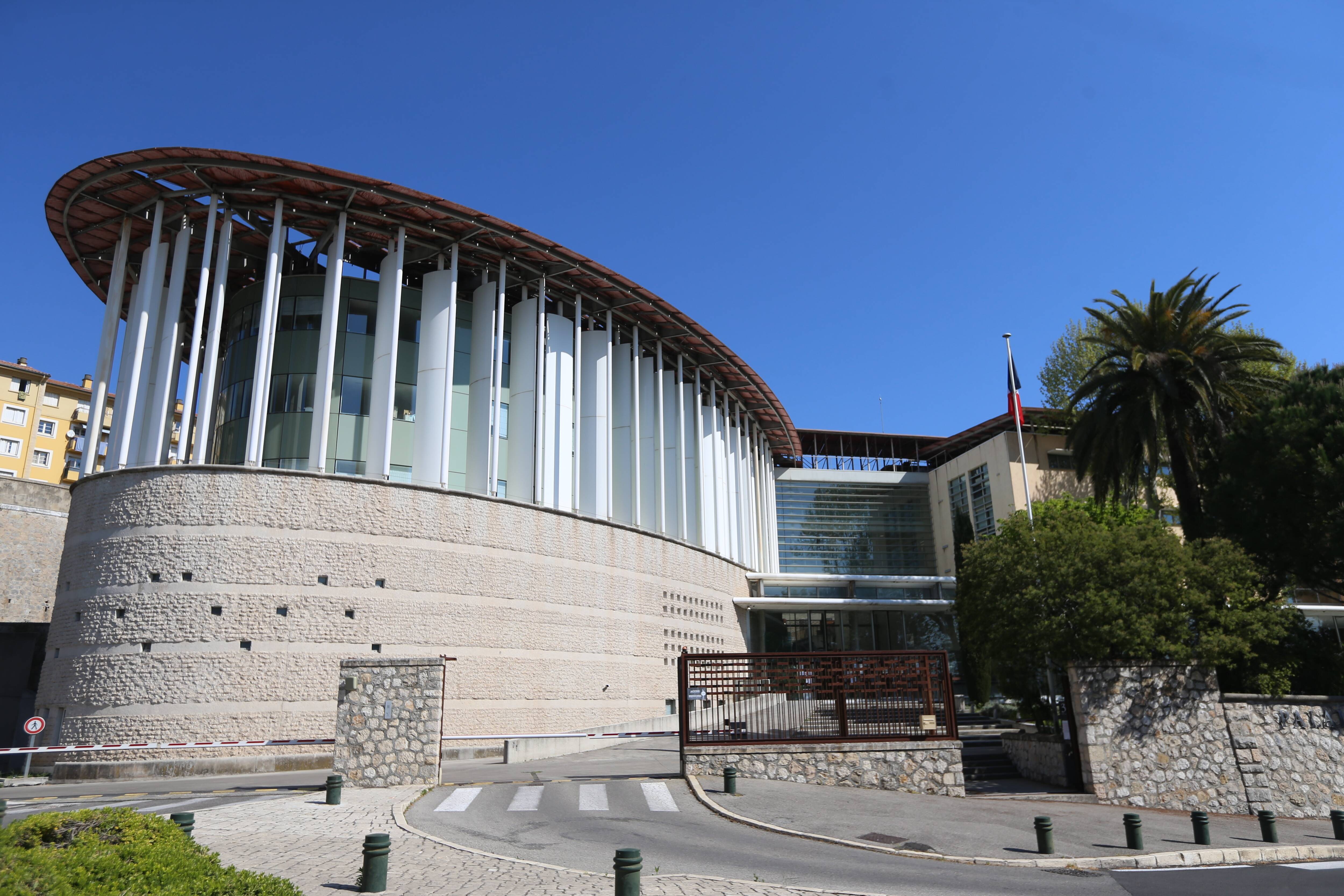 "Ils sont arrivés comme des fous": un Niçois condamné après avoir percuté mortellement une infirmière à Valbonne