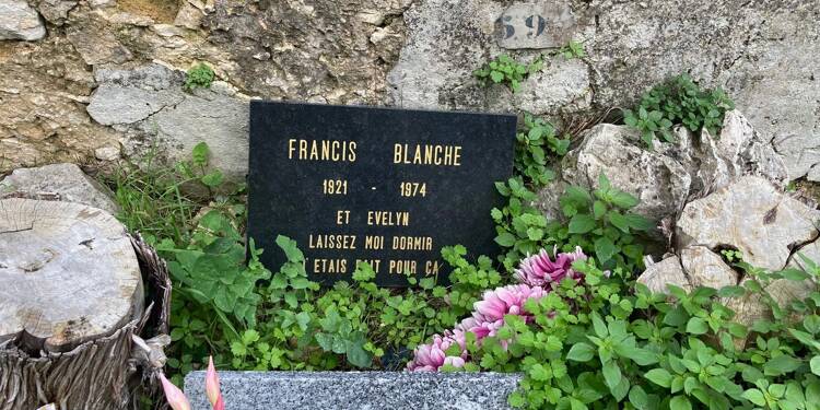 À l'abandon depuis plusieurs années, Èze veut sauver la tombe de l'artiste Francis Blanche