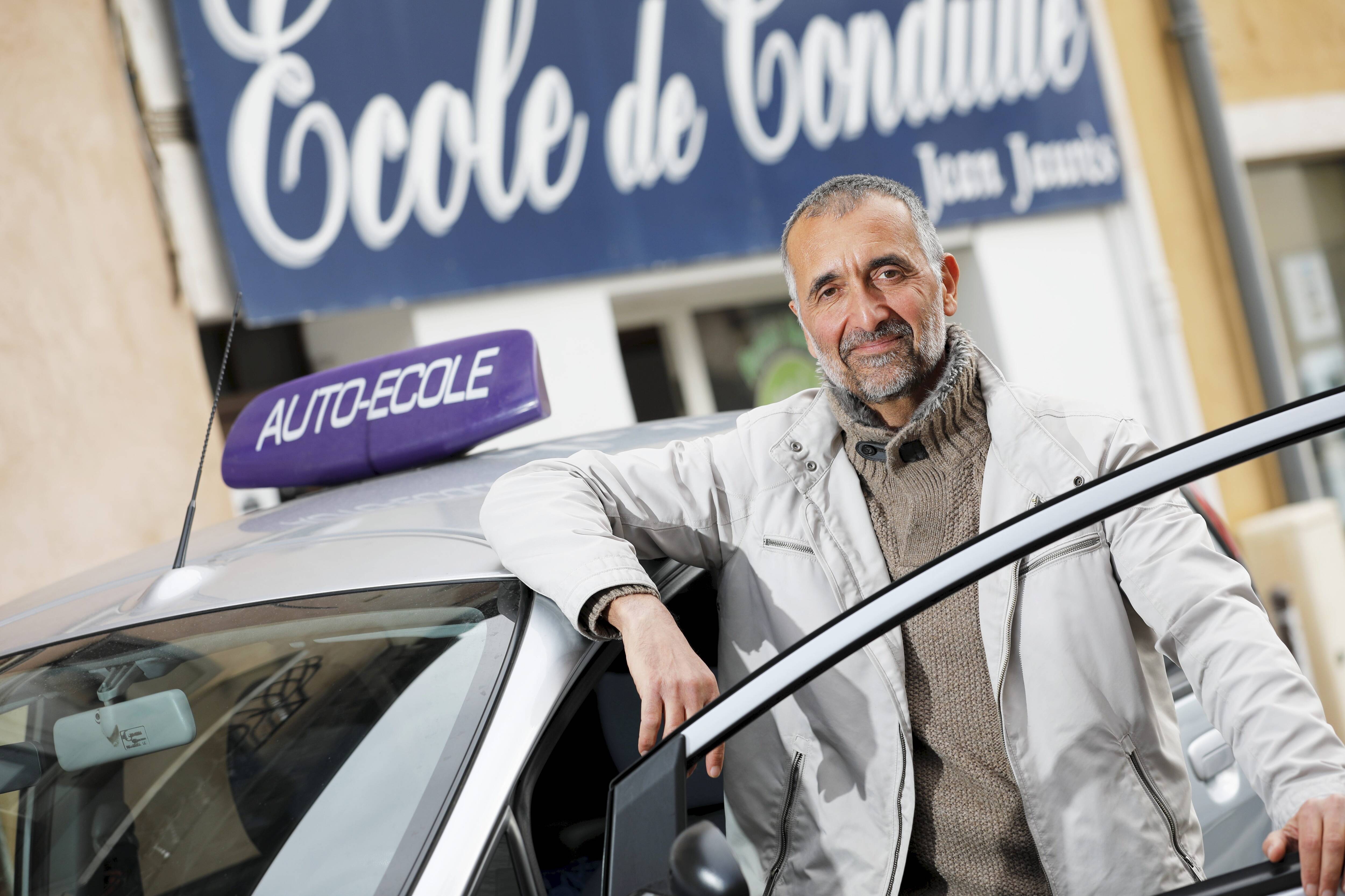 Permis à 17 ans: les professionnels s'inquiètent du désintérêt annoncé pour la conduite accompagnée