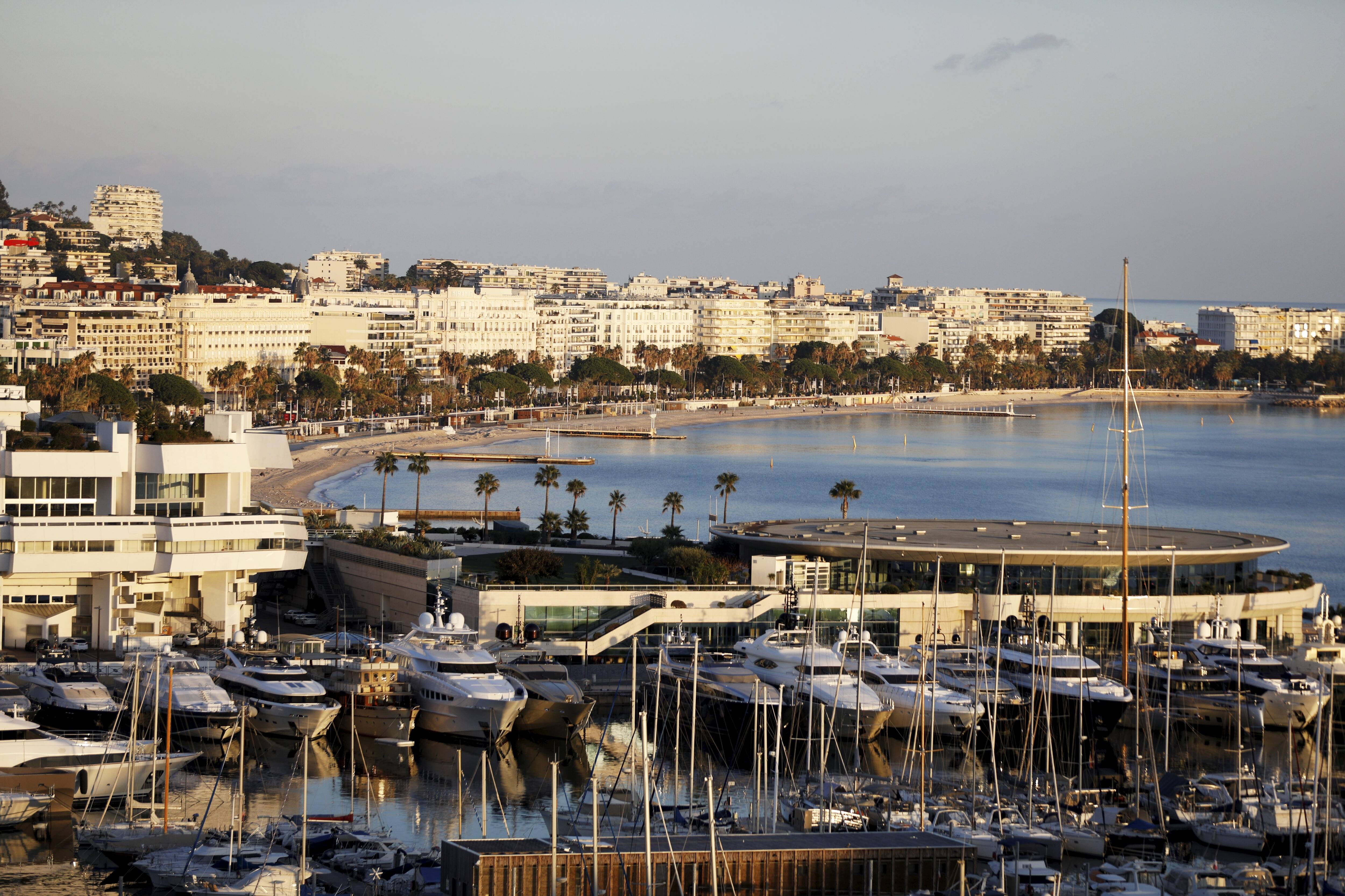 Réutilisation des eaux usées, décarbonation des transports, nouvelle piste cyclable... quelles actions pour rendre la cité encore plus durable à Cannes?