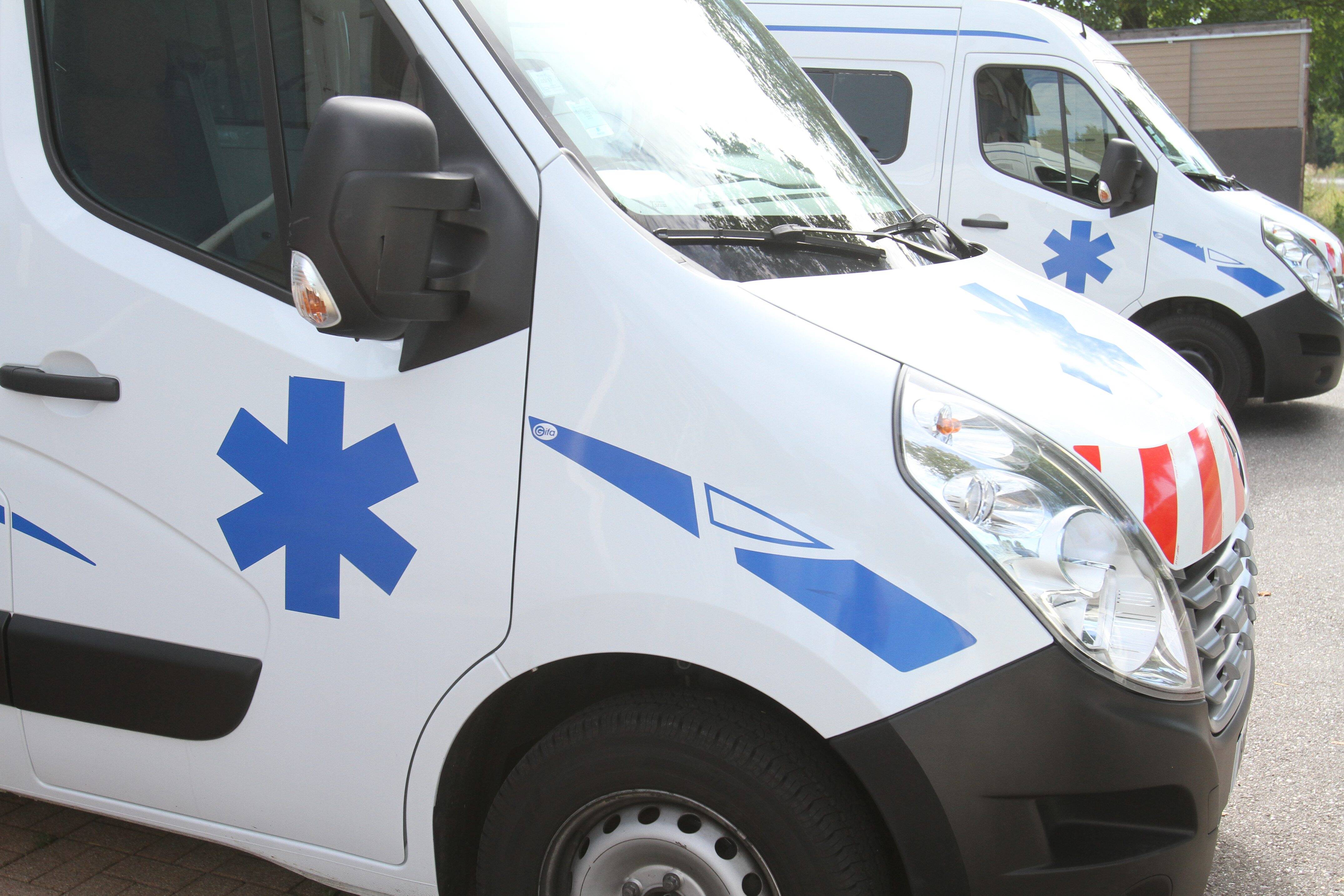 Accident entre un tram et une ambulance privée: le coup de gueule des ambulanciers après de vives critiques sur les réseaux sociaux