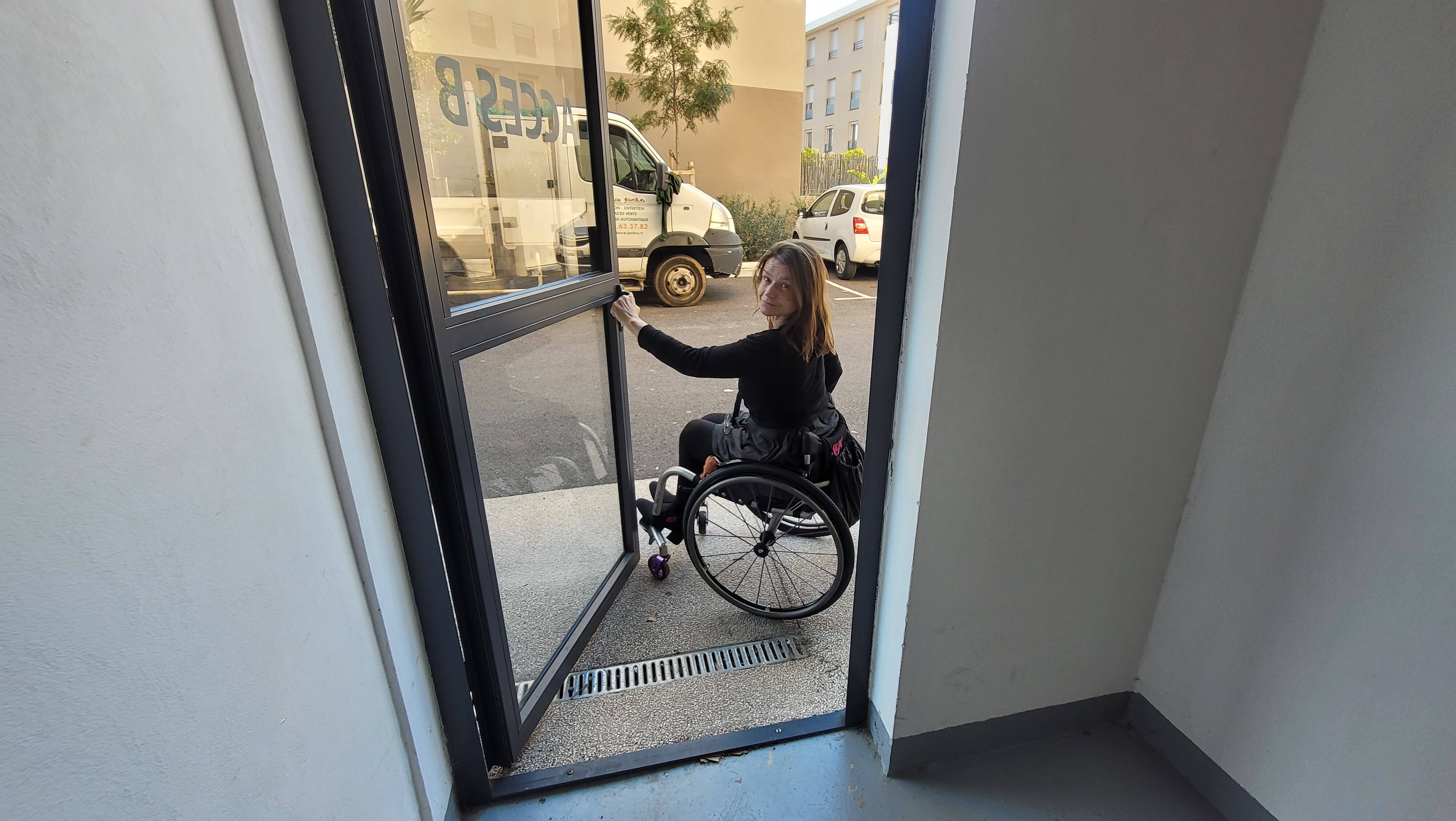 Paraplégique, cette Varoise se bat pour faire reconnaître une malfaçon dans son appartement