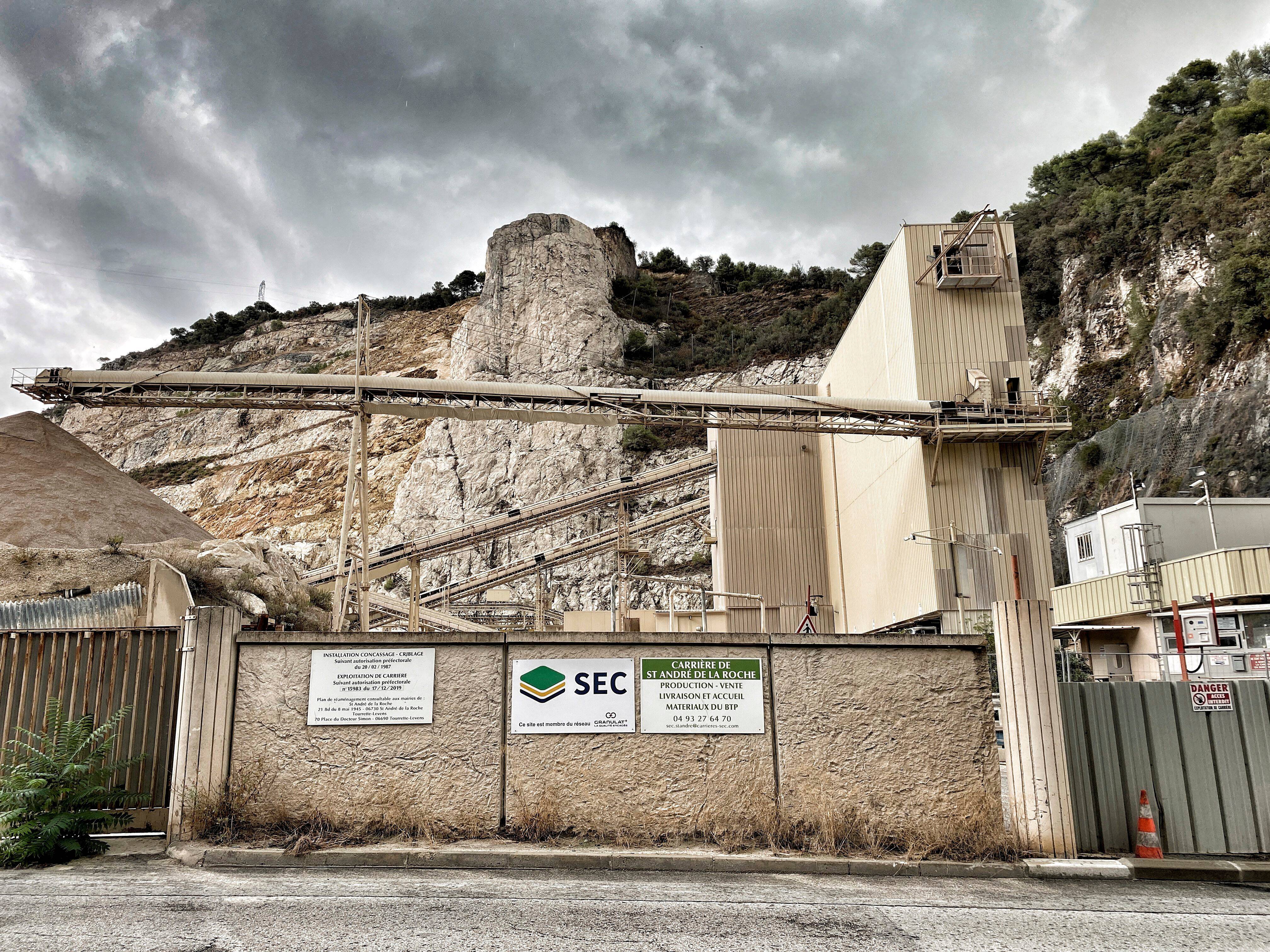 "En 2025, il n'y aura plus de tirs de mine": l'exploitation de la carrière de Saint-André-de-la-Roche prendra-t-elle fin l'an prochain?