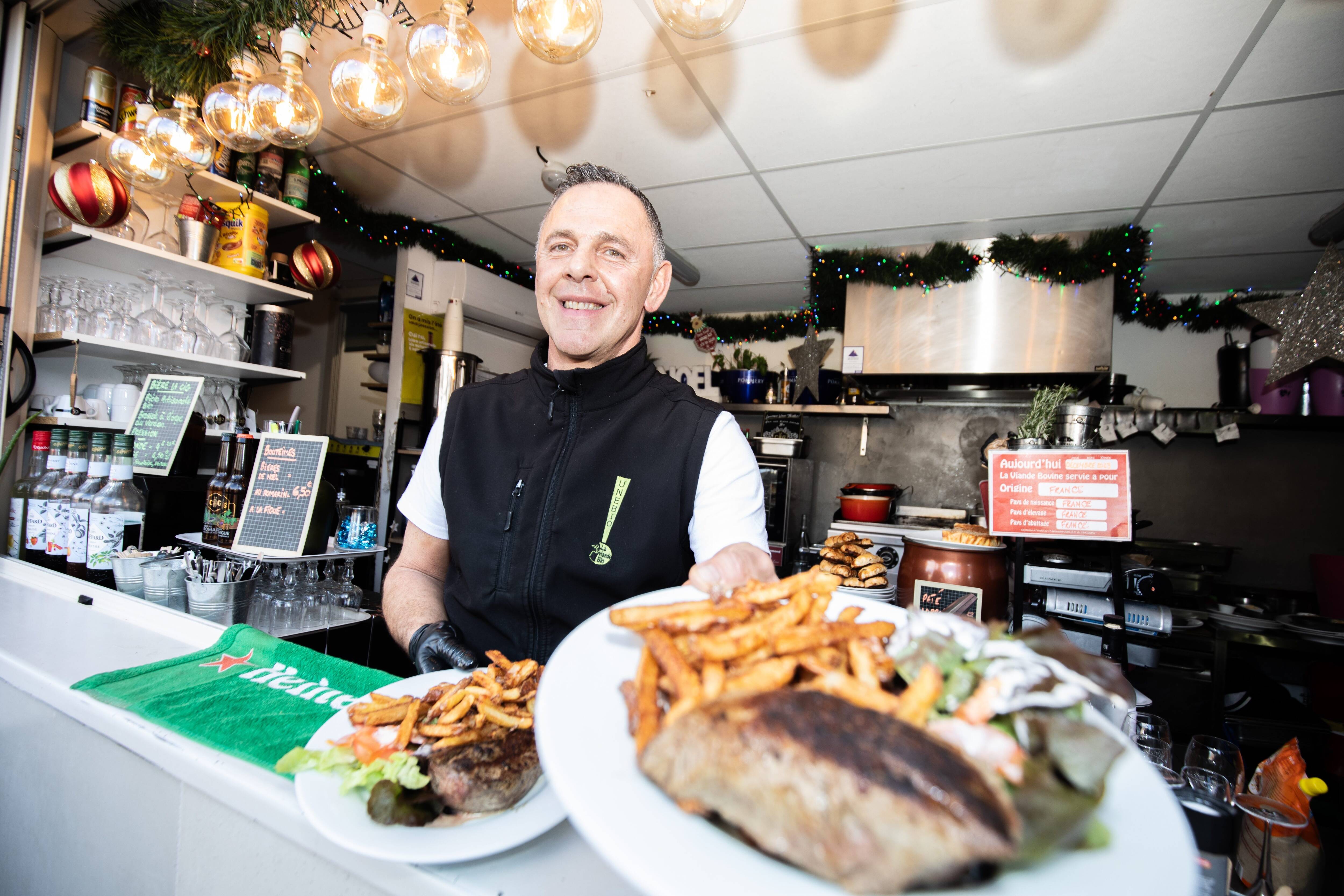Dans ce restaurant à Hyères, on se régale d'une entrecôte à moins de 20 euros... en aidant au service