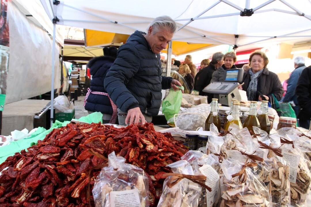 Le mercato italiano à Cagnes fête ses 7 ans, "un succès" pour la Ville