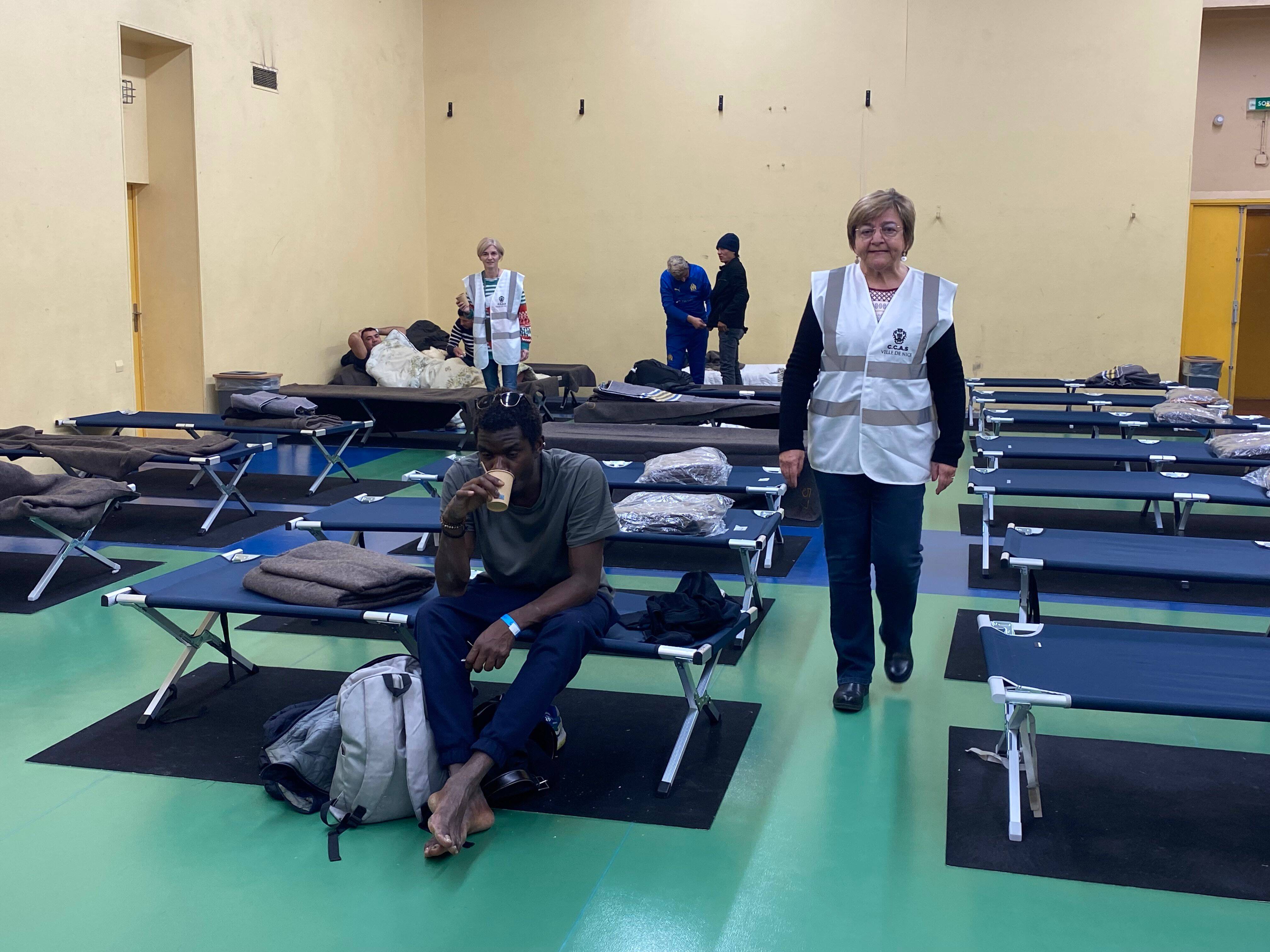 Face au froid, le gymnase Leyrit de Nice reste un accueil de nuit une semaine de plus