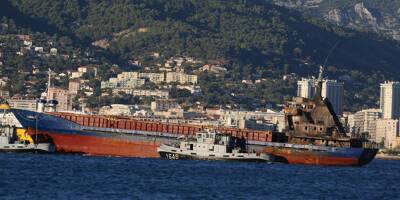Amarré depuis plus de 10 ans dans le port de Toulon, ce vieux cargo sur le départ?