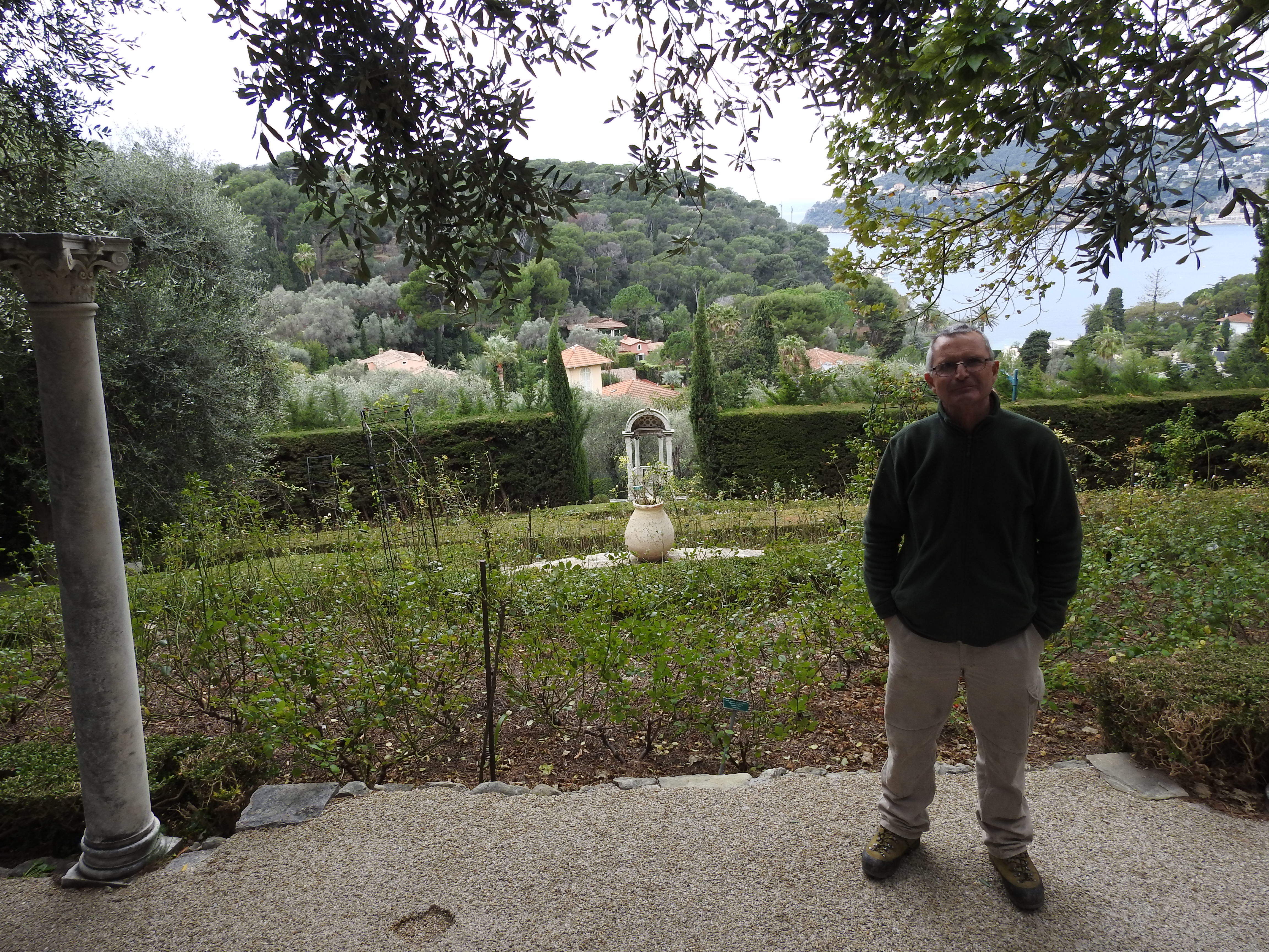 Vous rêvez de faire un stage avec le jardinier en chef de la villa Ephrussi à Saint-Jean-Cap Ferrat? Inscrivez-vous vite, c'est ce week-end