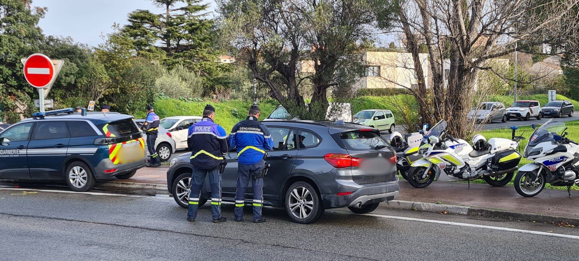Vitesse, stupéfiants, téléphone... 40 infractions relevées en deux heures par les gendarmes sur la voie rapide d'Antibes