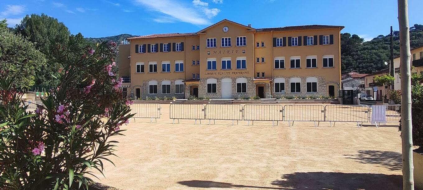 Vandalisme dans une école, plainte à la gendarmerie: la mort de l'Office de la Jeunesse se fait entre douleur et rumeurs dans cette commune du Paillon