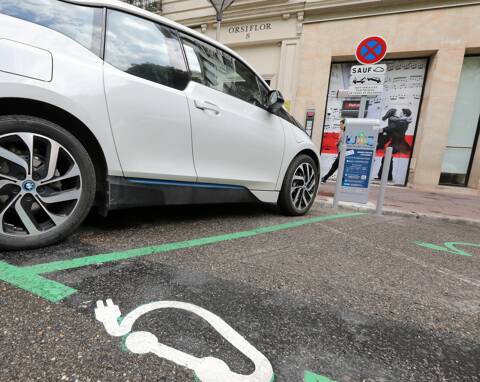 La prime du Département à l'achat d'un véhicule électrique valable pour les commandes  passées avant le 31 décembre 2023 - Monaco-Matin
