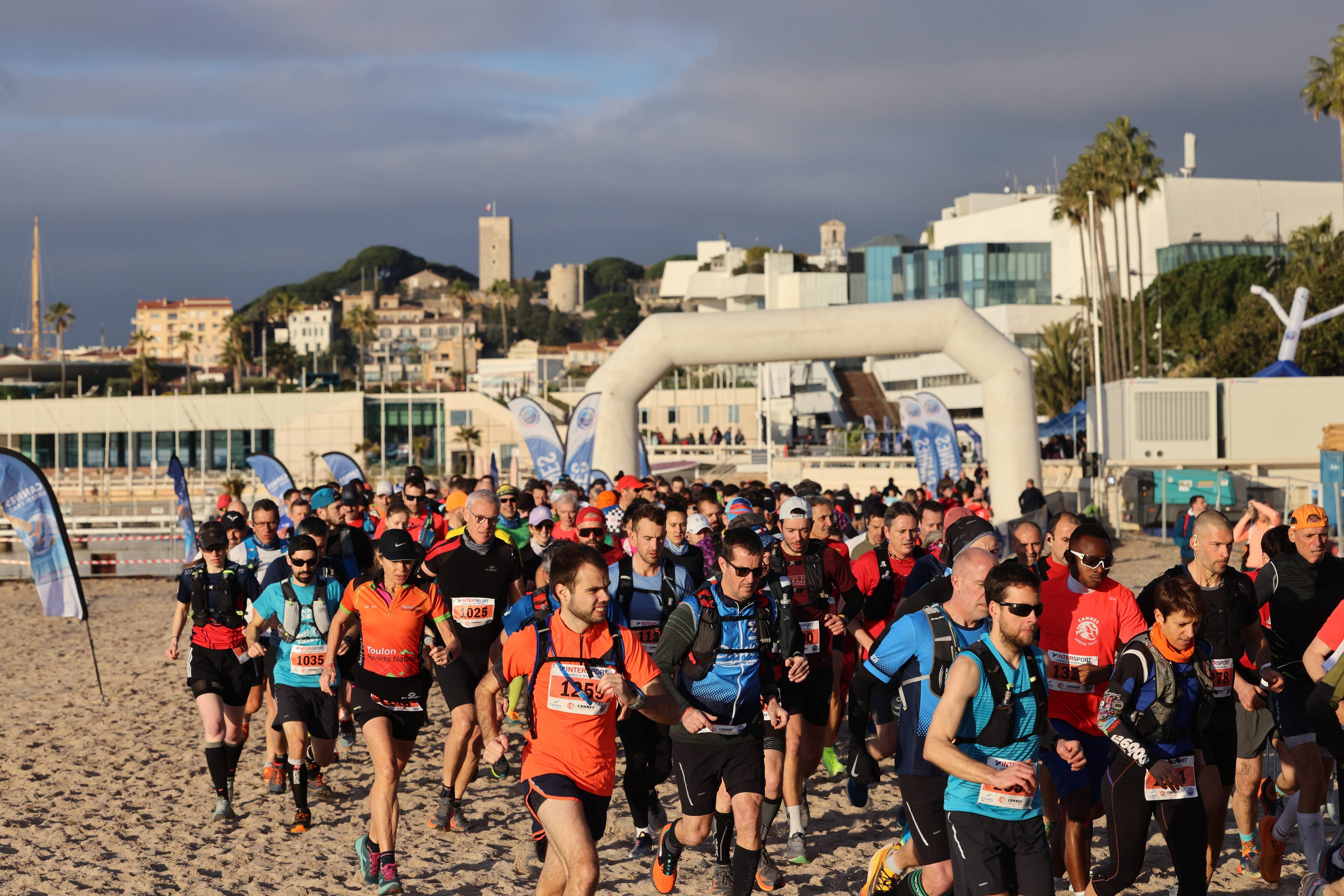 "Pas simple de courir sur le sable j'ai failli tomber plusieurs fois": on a couru l'Urban trail de Cannes de ce dimanche