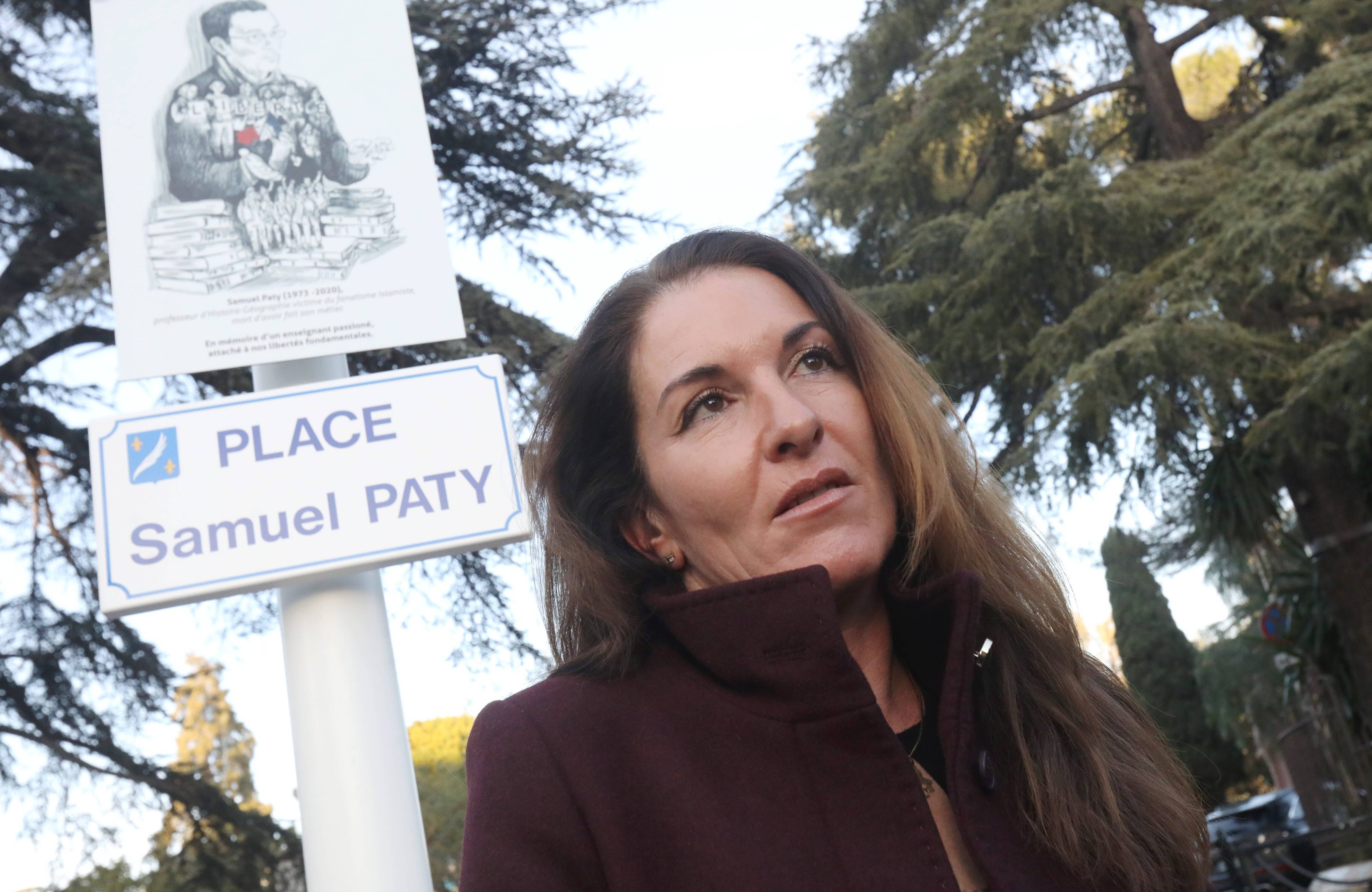 "Il y a un frémissement, mais il faut un réveil plus important": les inquiétudes de la soeur de Samuel Paty