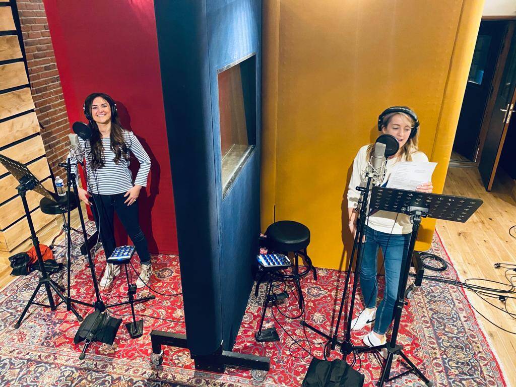 Les voix françaises de Jennifer Lawrence et Margot Robbie lancent une formation de doublage à Cannes